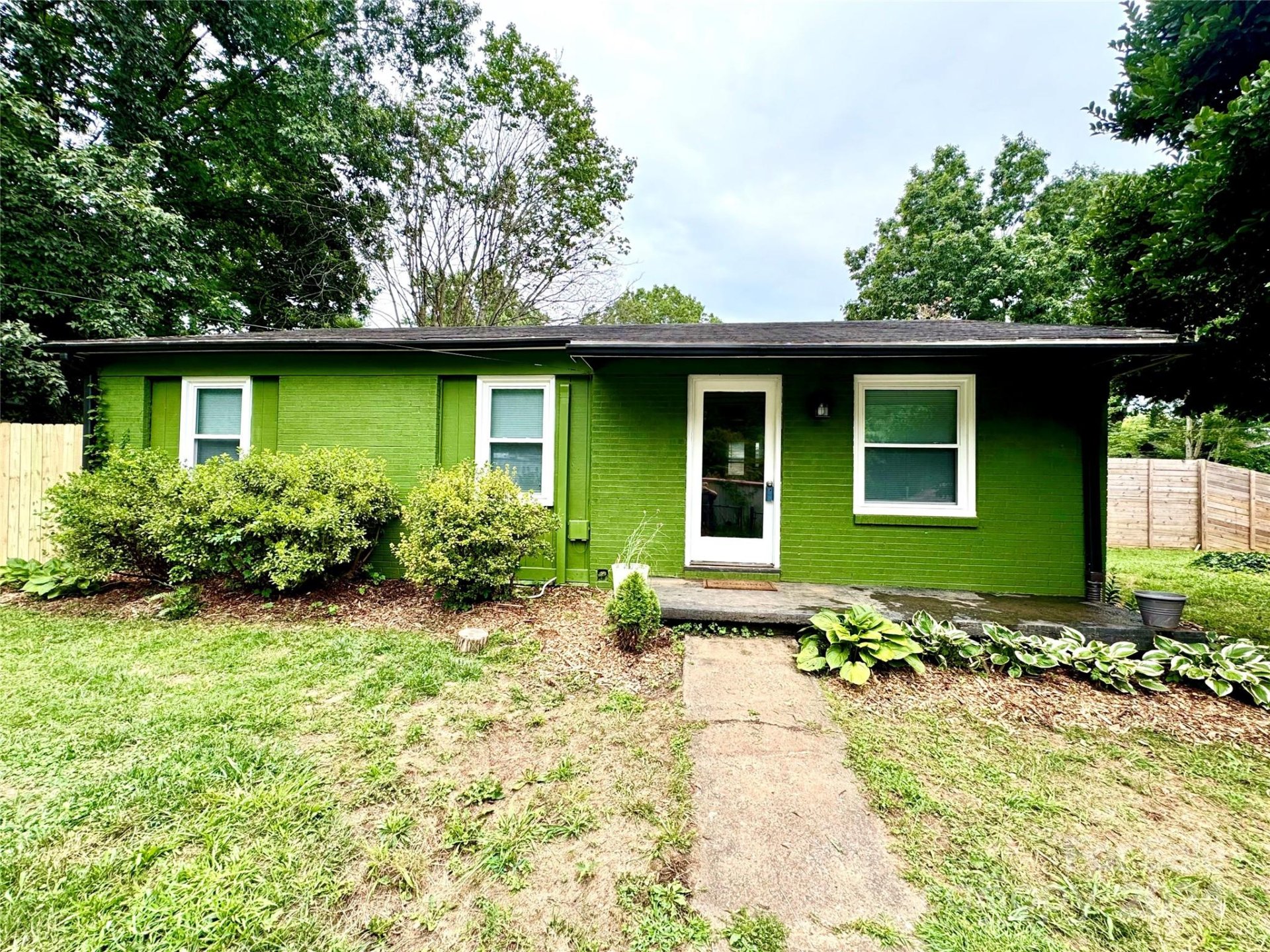 Property image 2 at 19 Peace Street, Asheville, NC 28806