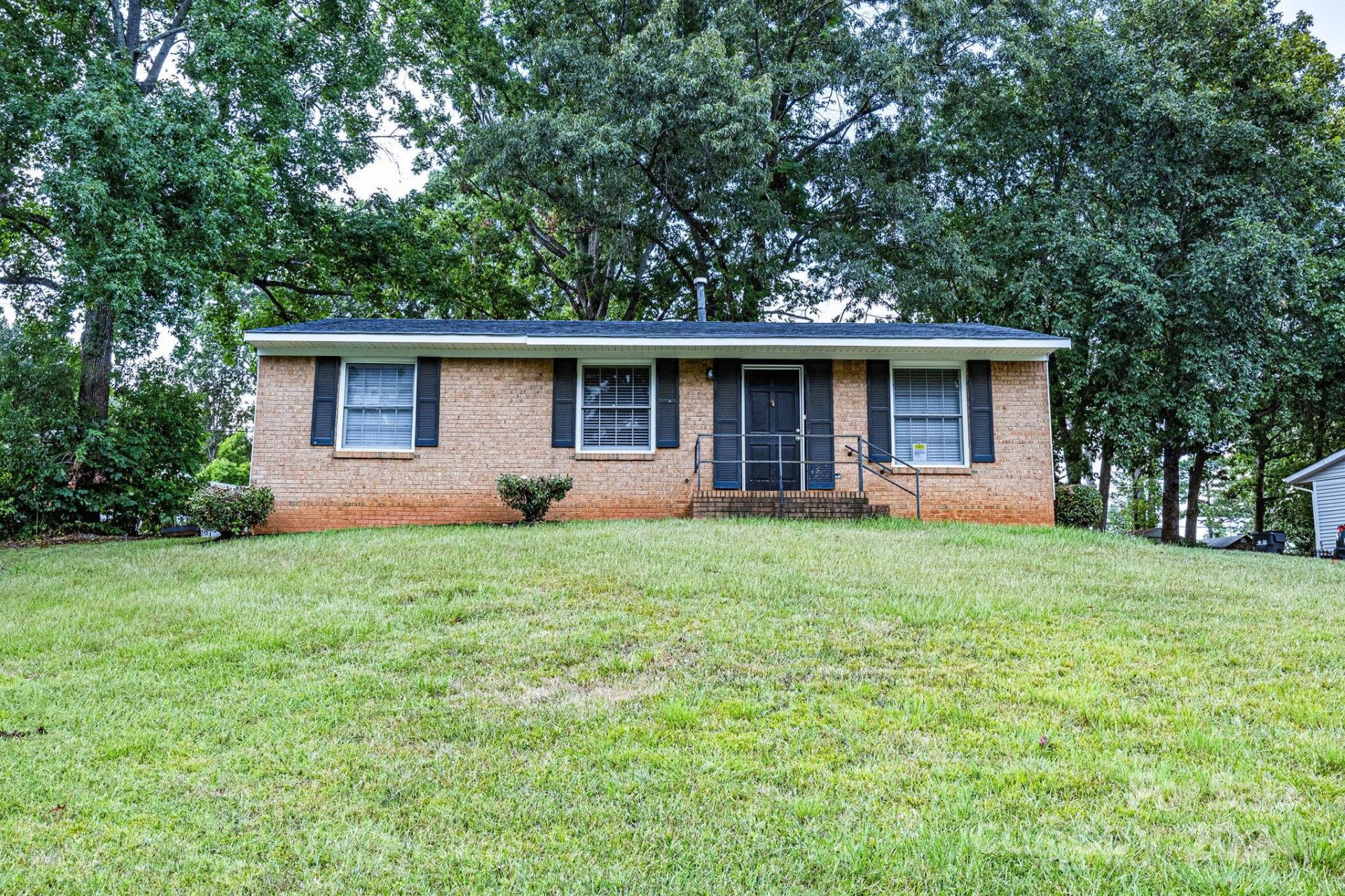 Property image 1 at 1301 Milan Road, Charlotte, NC 28216