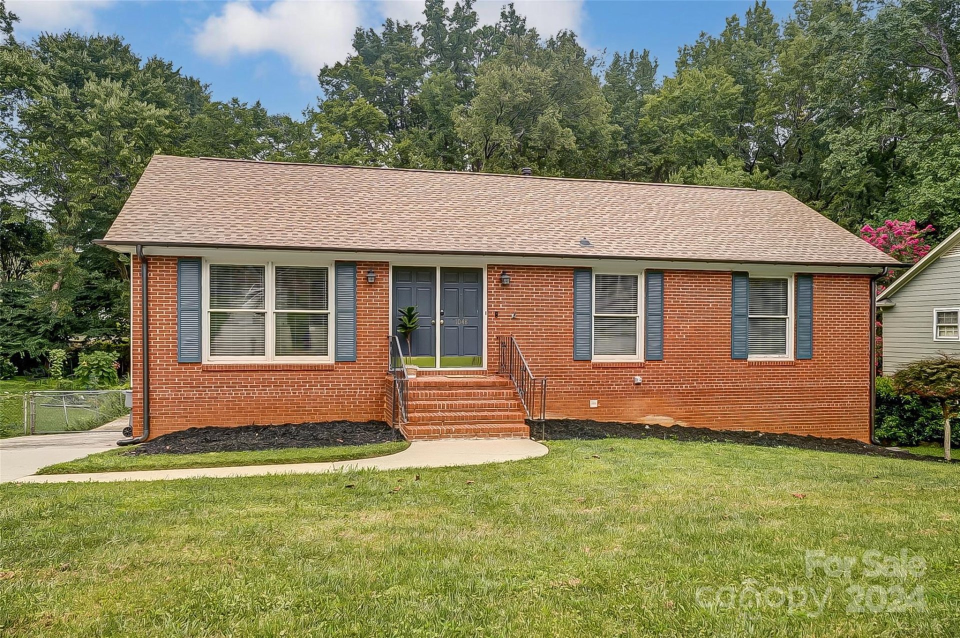 Property image 1 at 1048 Eaglewood Avenue, Charlotte, NC 28212