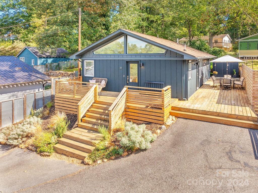 Property image 1 at 32 Winthrop Road, Asheville, NC 28806