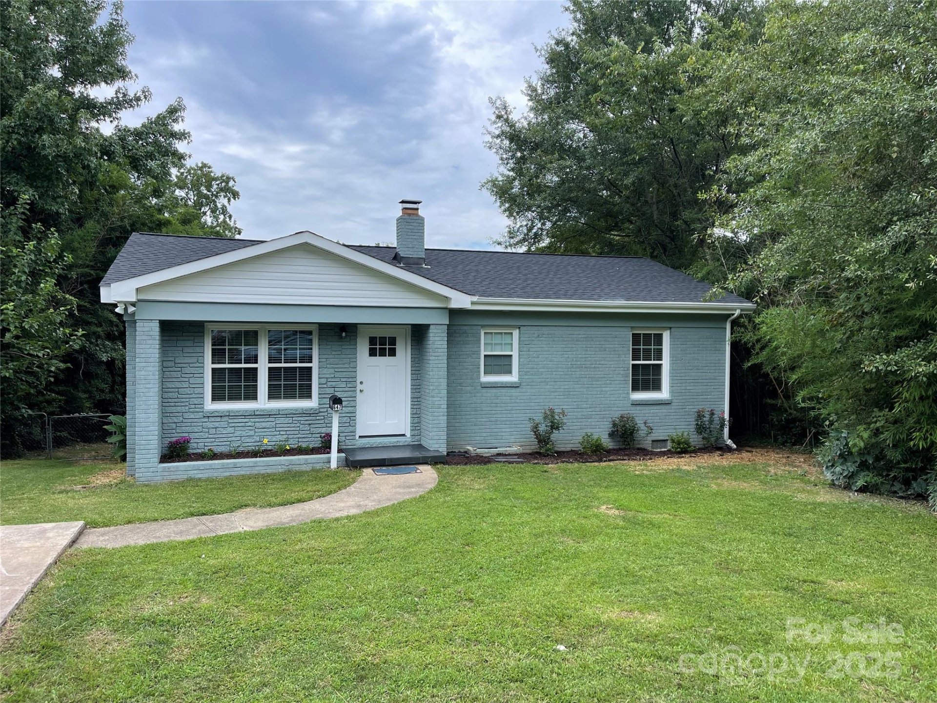 Property image 1 at 647 Reeves Court, Charlotte, NC 28208
