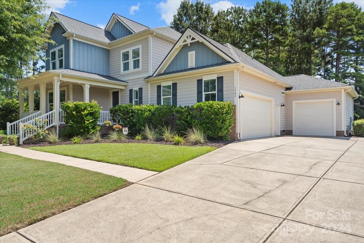 1703 Kings Manor Court