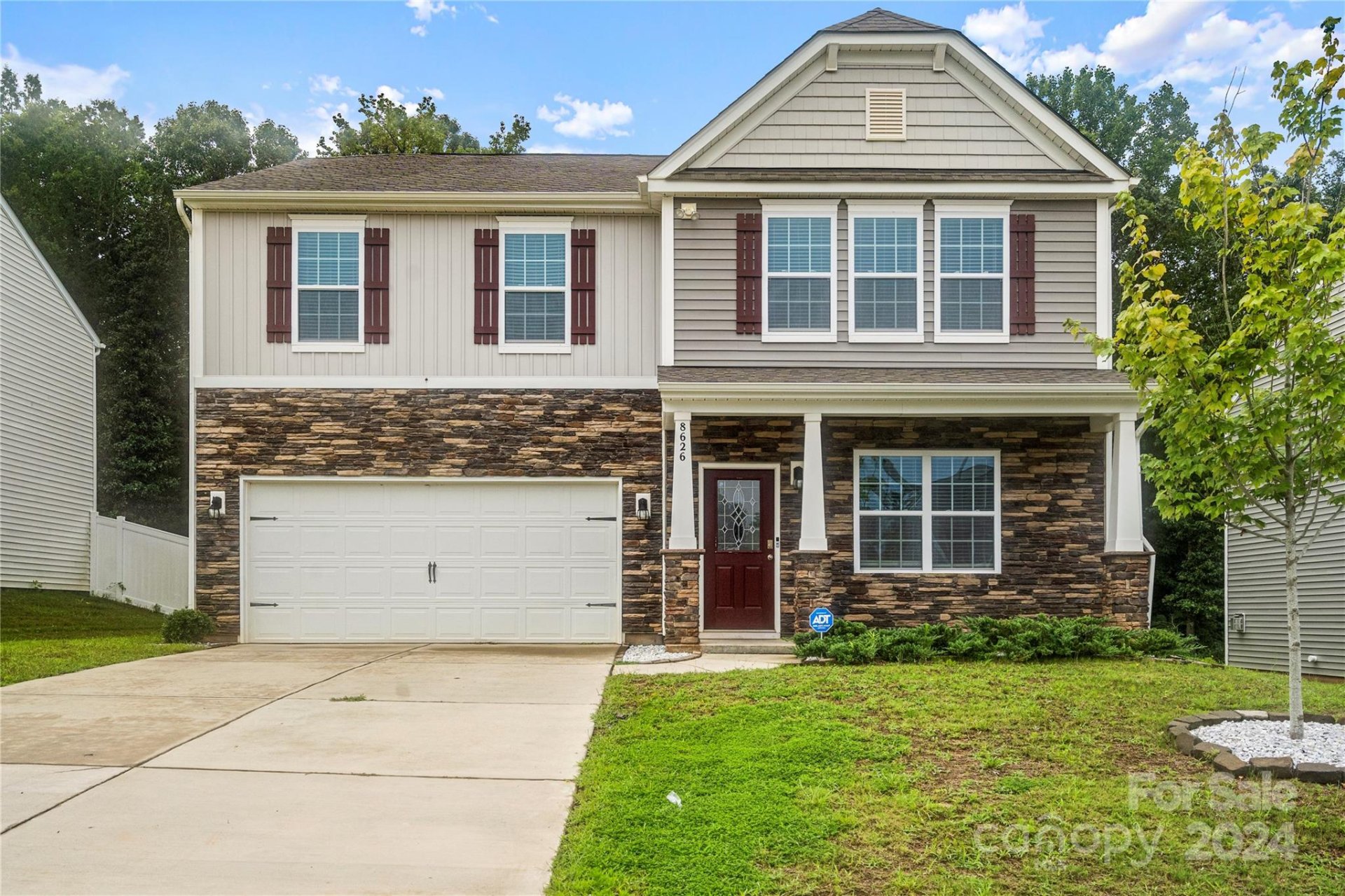 Property image 1 at 8626 Hunters Knoll Lane, Charlotte, NC 28215