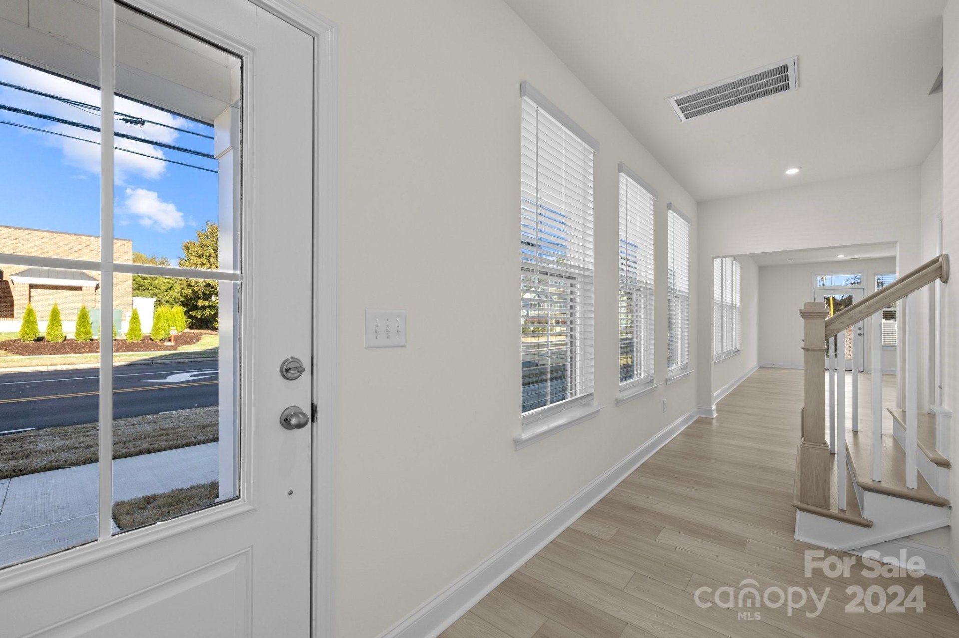 Property image 4 at 6007 Mariemont Circle, Charlotte, NC 28226