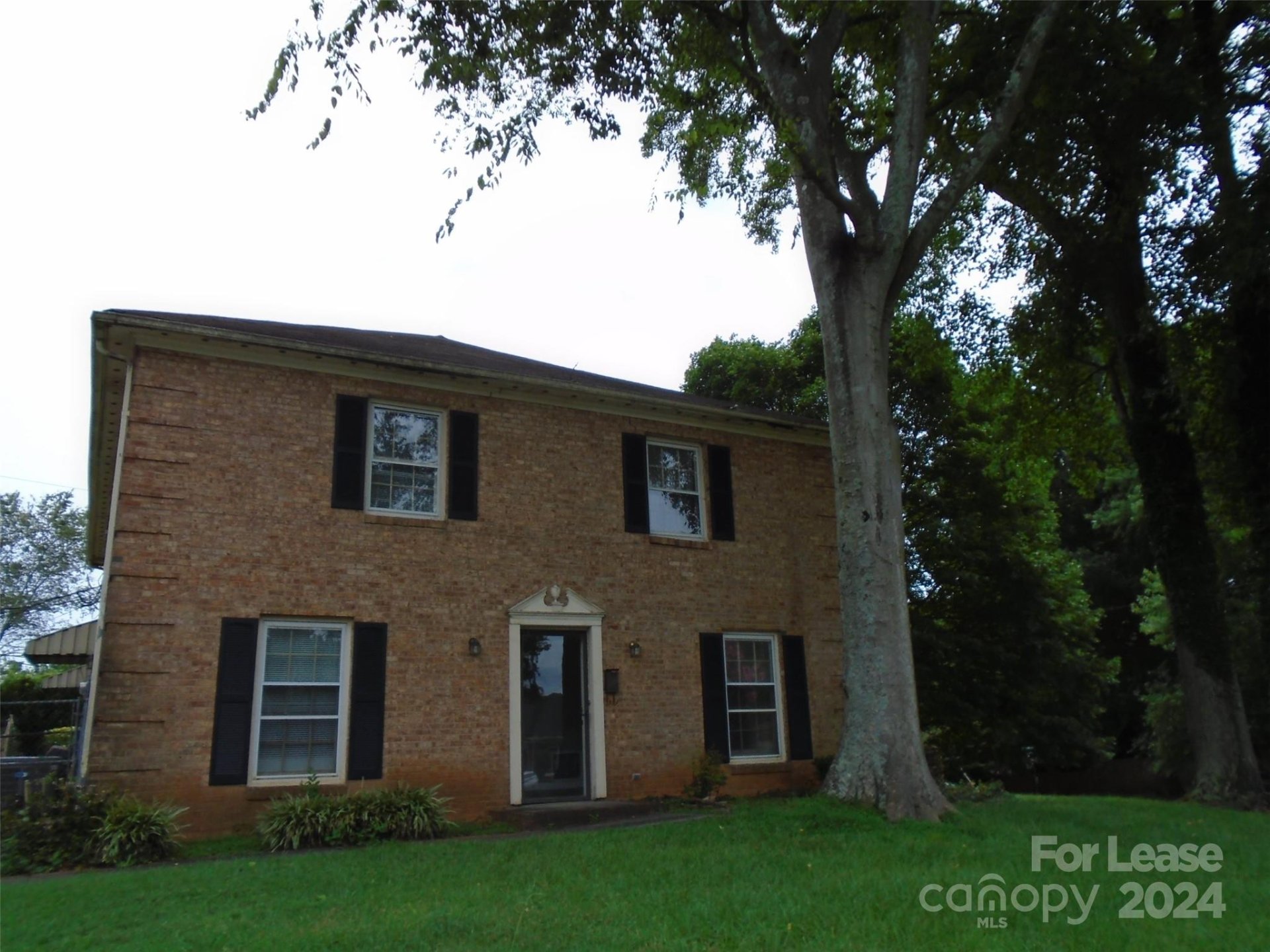 Property image 1 at 1015 Wimbledon Road, Charlotte, NC 28209