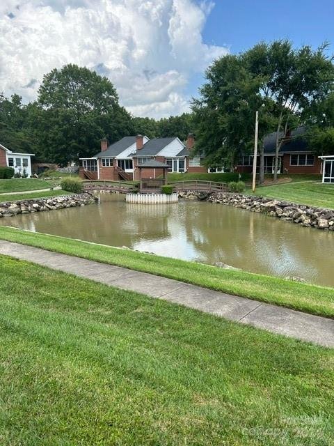 19940 Oak Leaf Circle