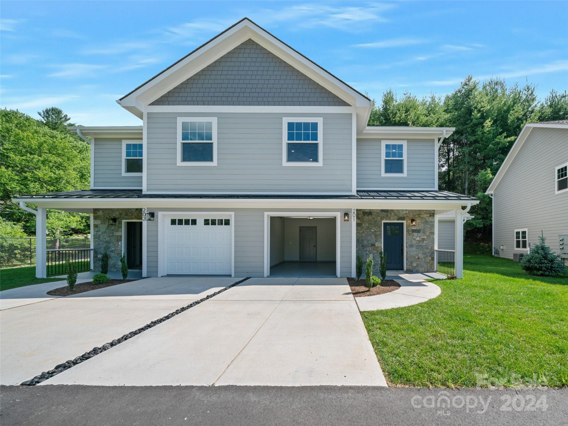 Dogwood Point, Burnsville Community