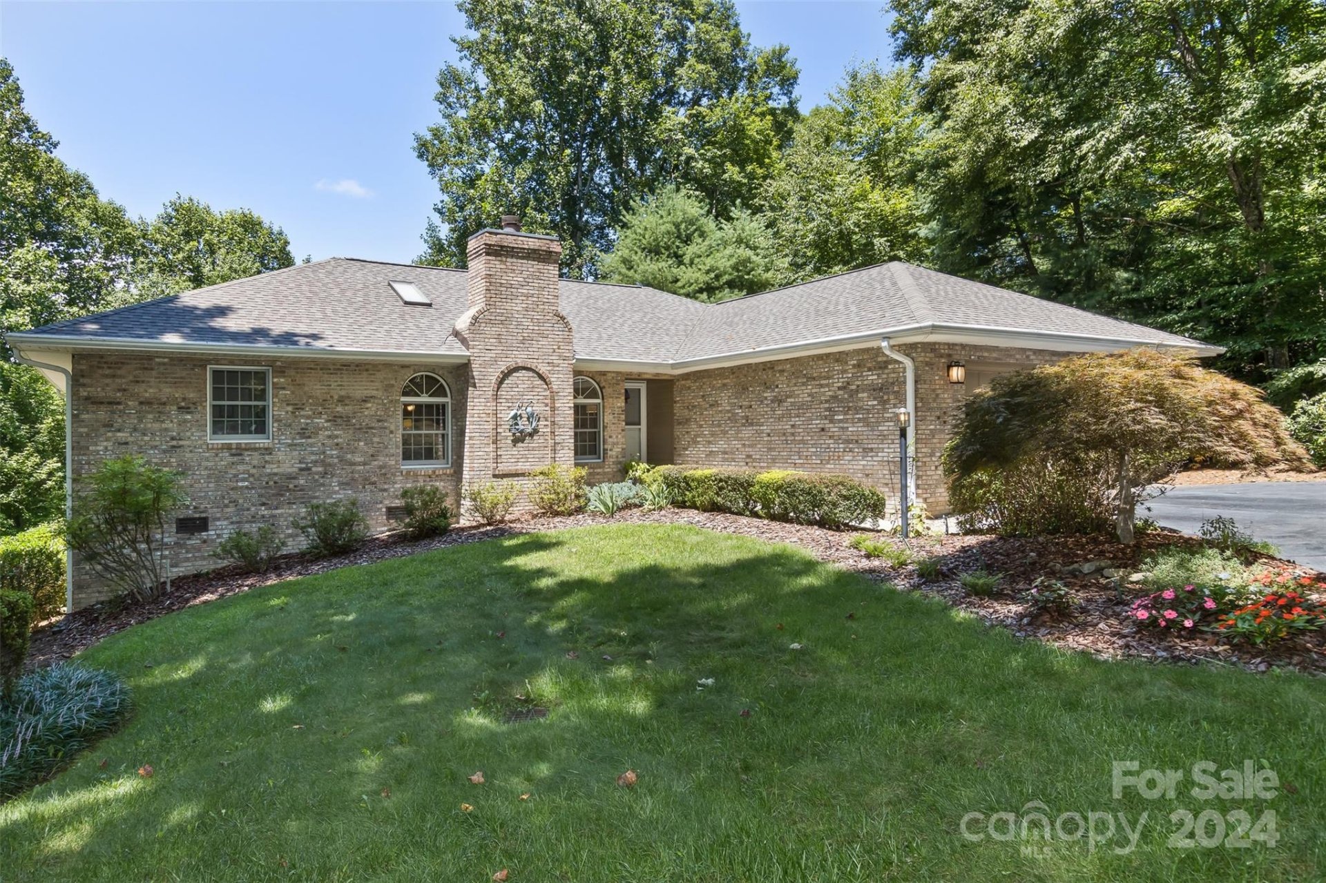 Property image 1 at 1310 Mountain Meadow Drive, Hendersonville, NC 28739