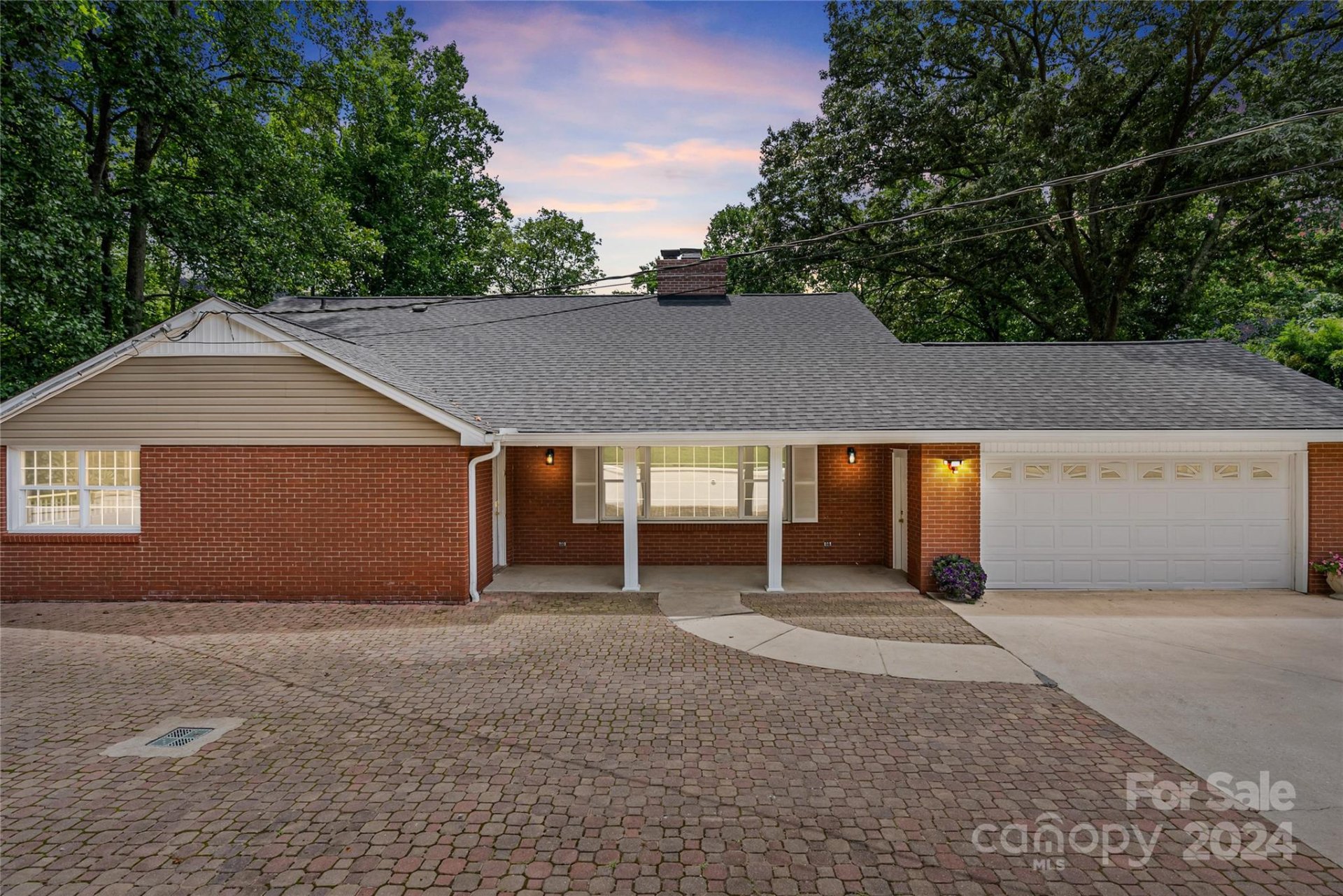 Property image 1 at 34 Westridge Drive, Asheville, NC 28803