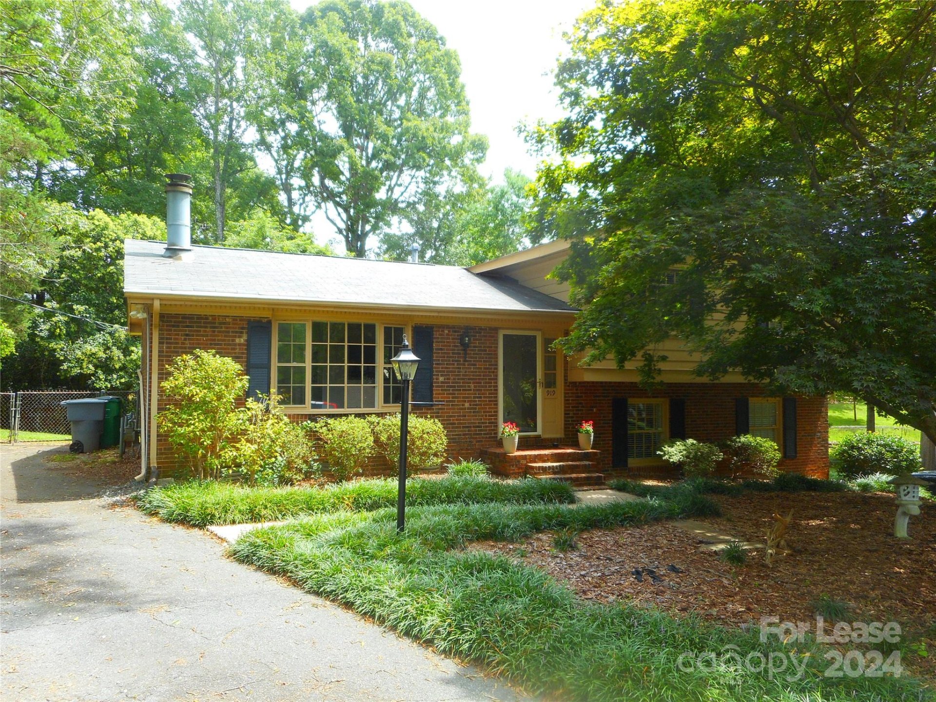 Property image 1 at 919 Tally Ho Court, Charlotte, NC 28212