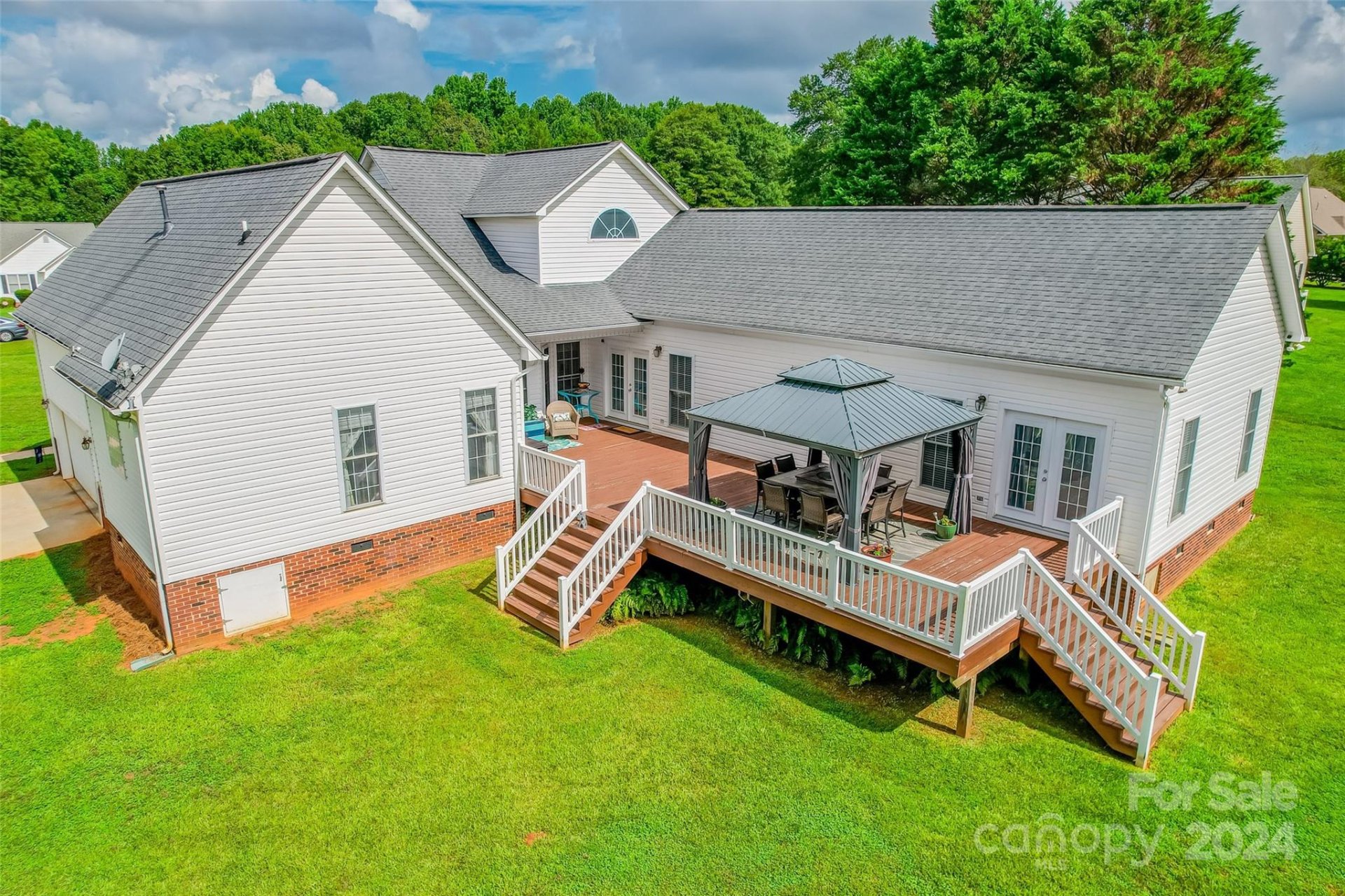 521 Willow Landing Drive