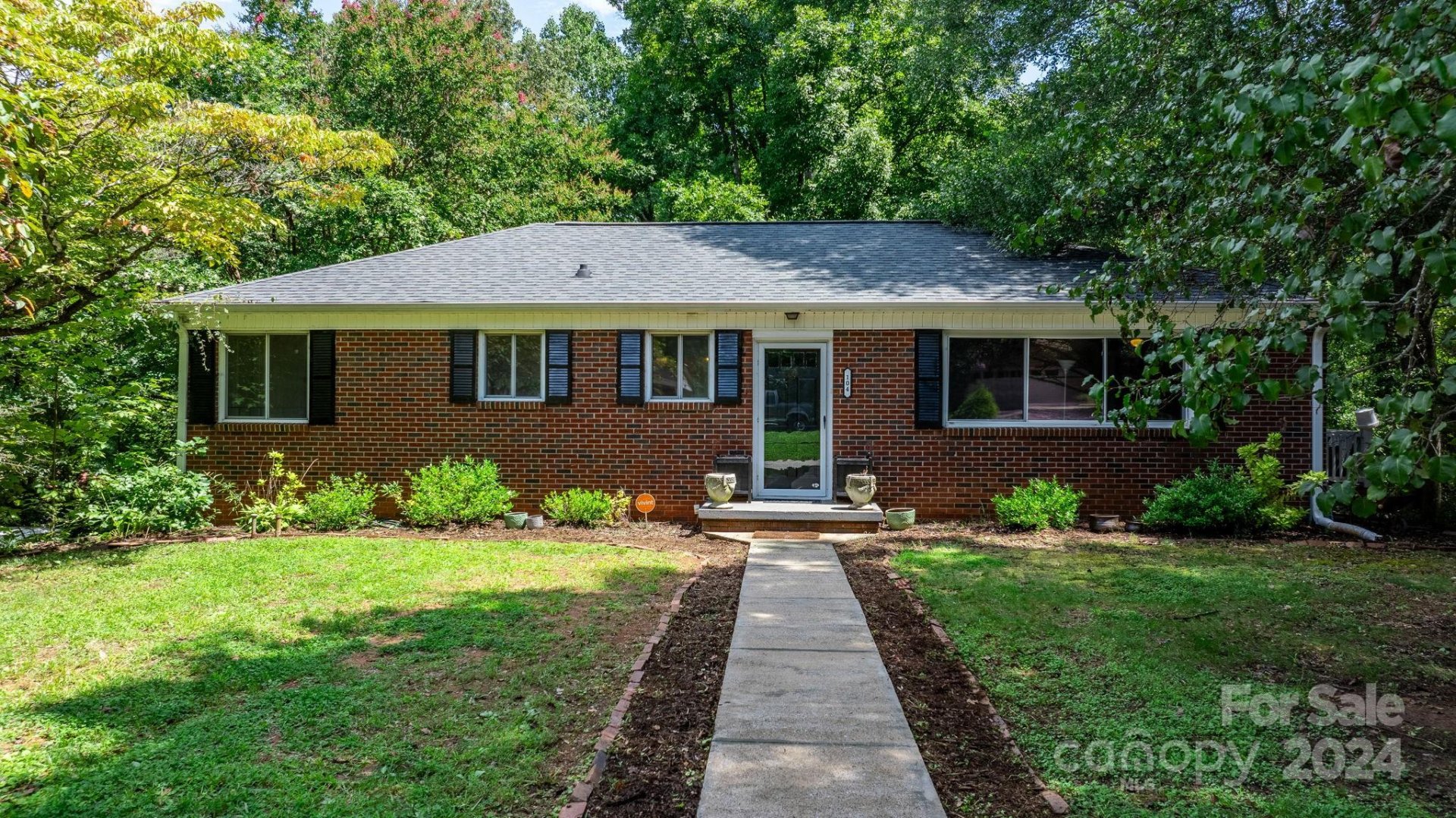 Property image 1 at 104 30th Avenue, Hickory, NC 28601