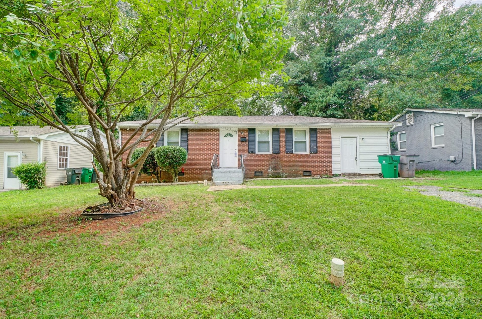 Property image 1 at 2639 Ravencroft Drive, Charlotte, NC 28208