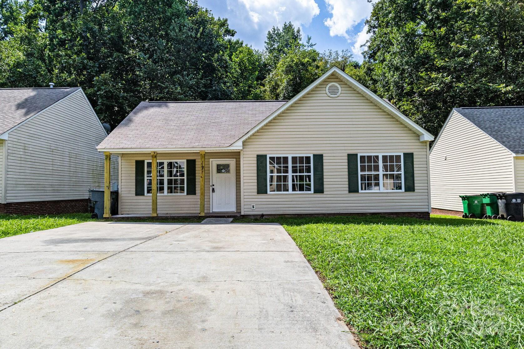 Property image 1 at 2227 Blue Hampton Lane, Charlotte, NC 28213