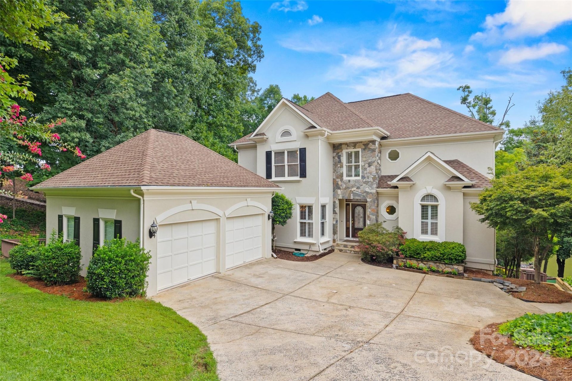 Property image 1 at 16201 Crest Cove Road, Charlotte, NC 28278
