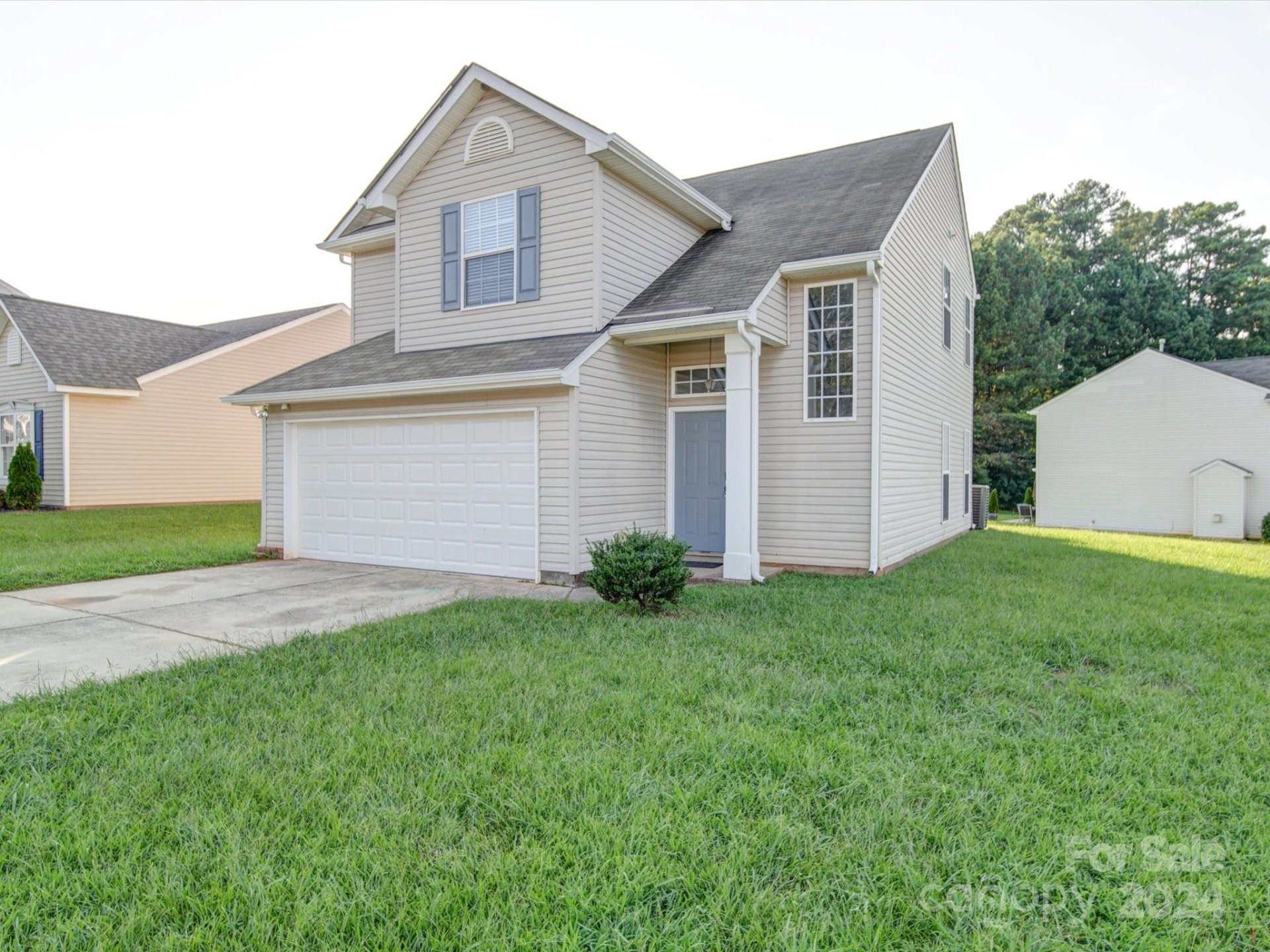Property image 1 at 735 Almora Drive, Charlotte, NC 28216