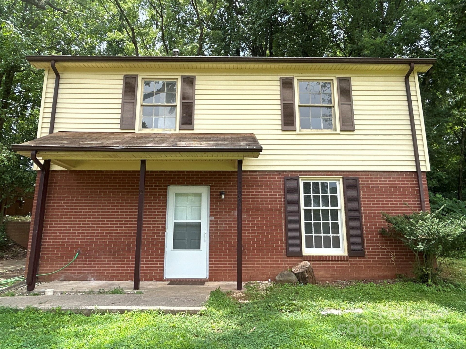 Property image 1 at 137 Sleepy Hollow Road, Charlotte, NC 28217