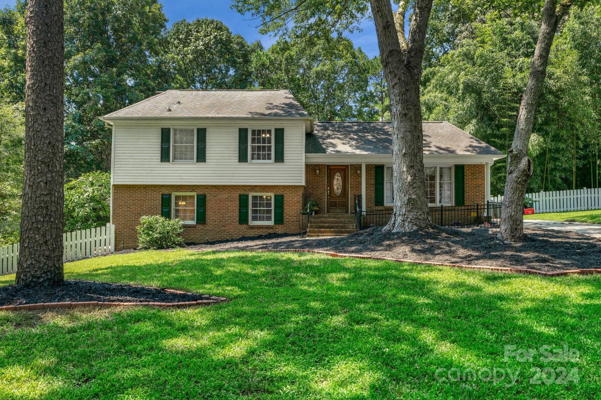 Property image 1 at 8025 Cliffside Drive, Charlotte, NC 28270