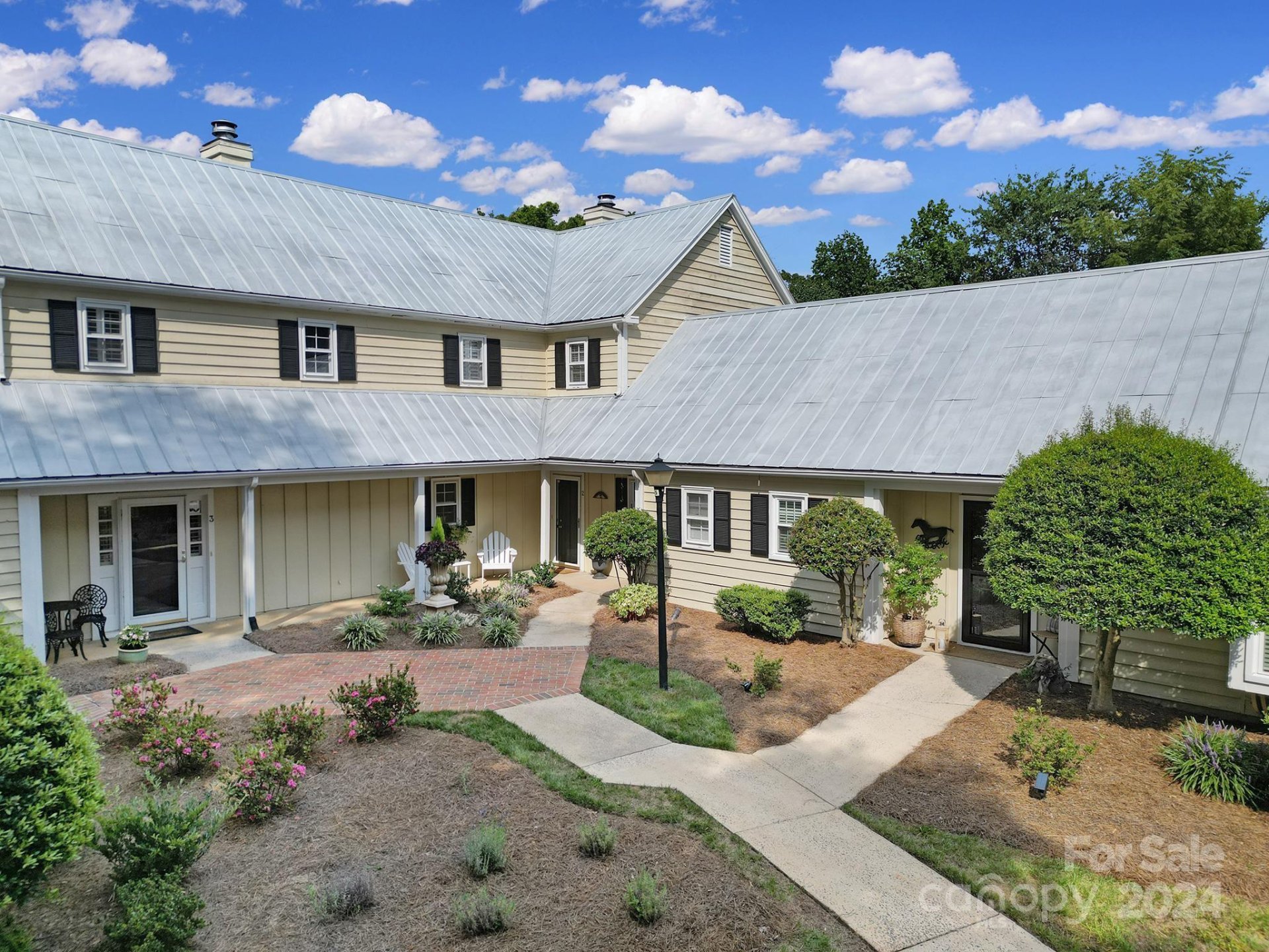 Property image 1 at 3710 Selwyn Farms Lane, Charlotte, NC 28209