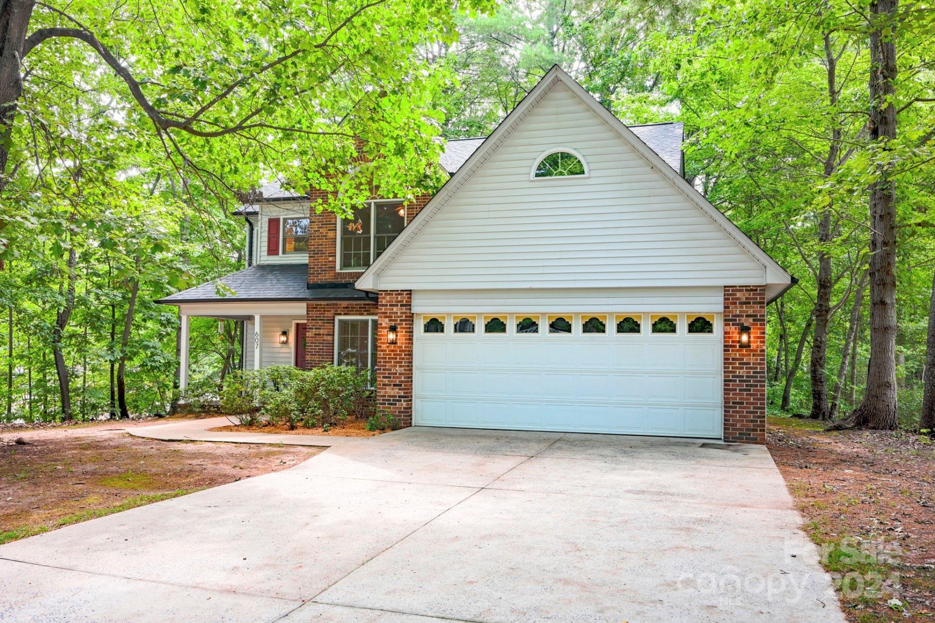 Property image 1 at 607 17th Avenue Drive, Hickory, NC 28602