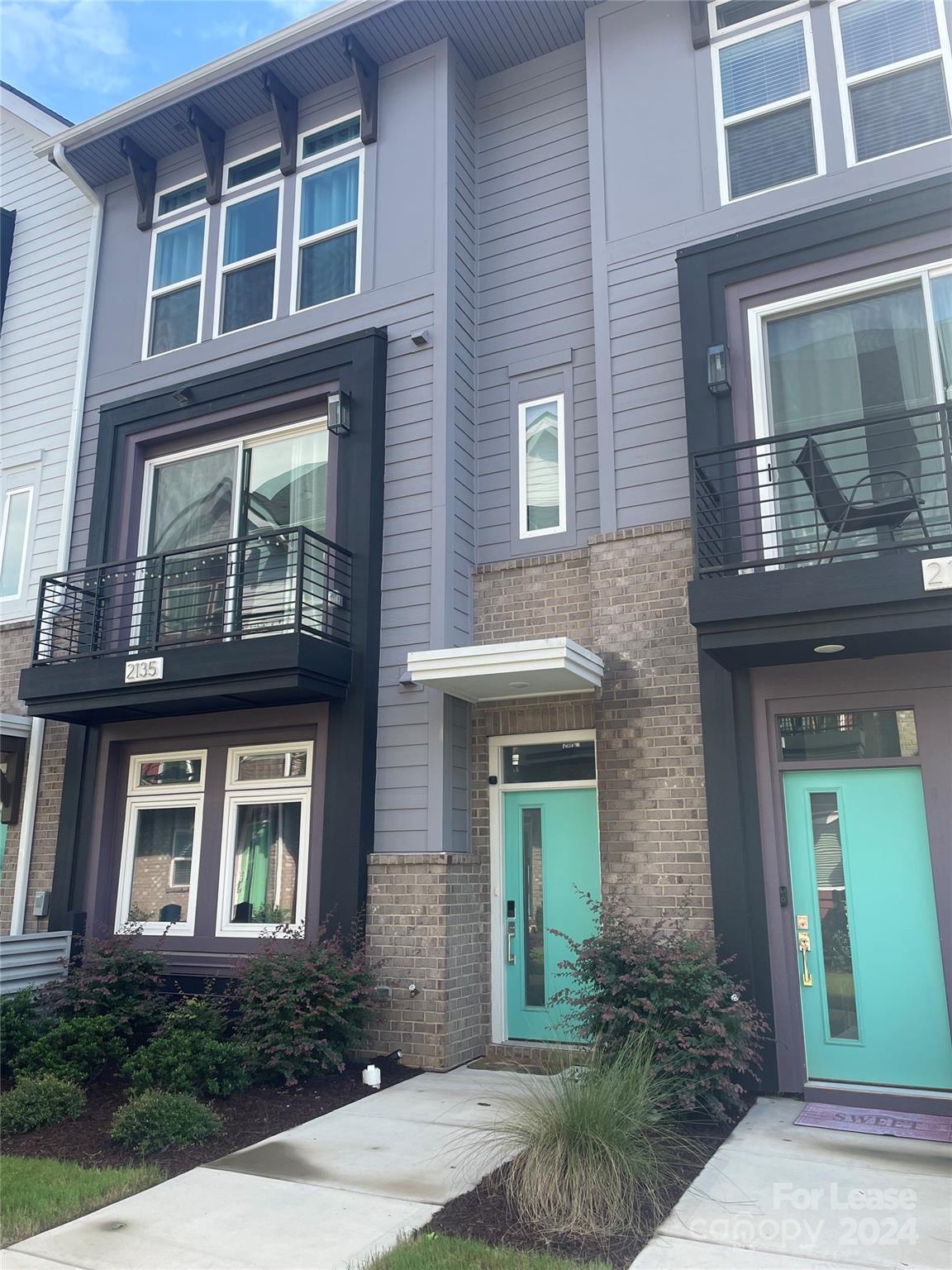 2135 Electric Lane
