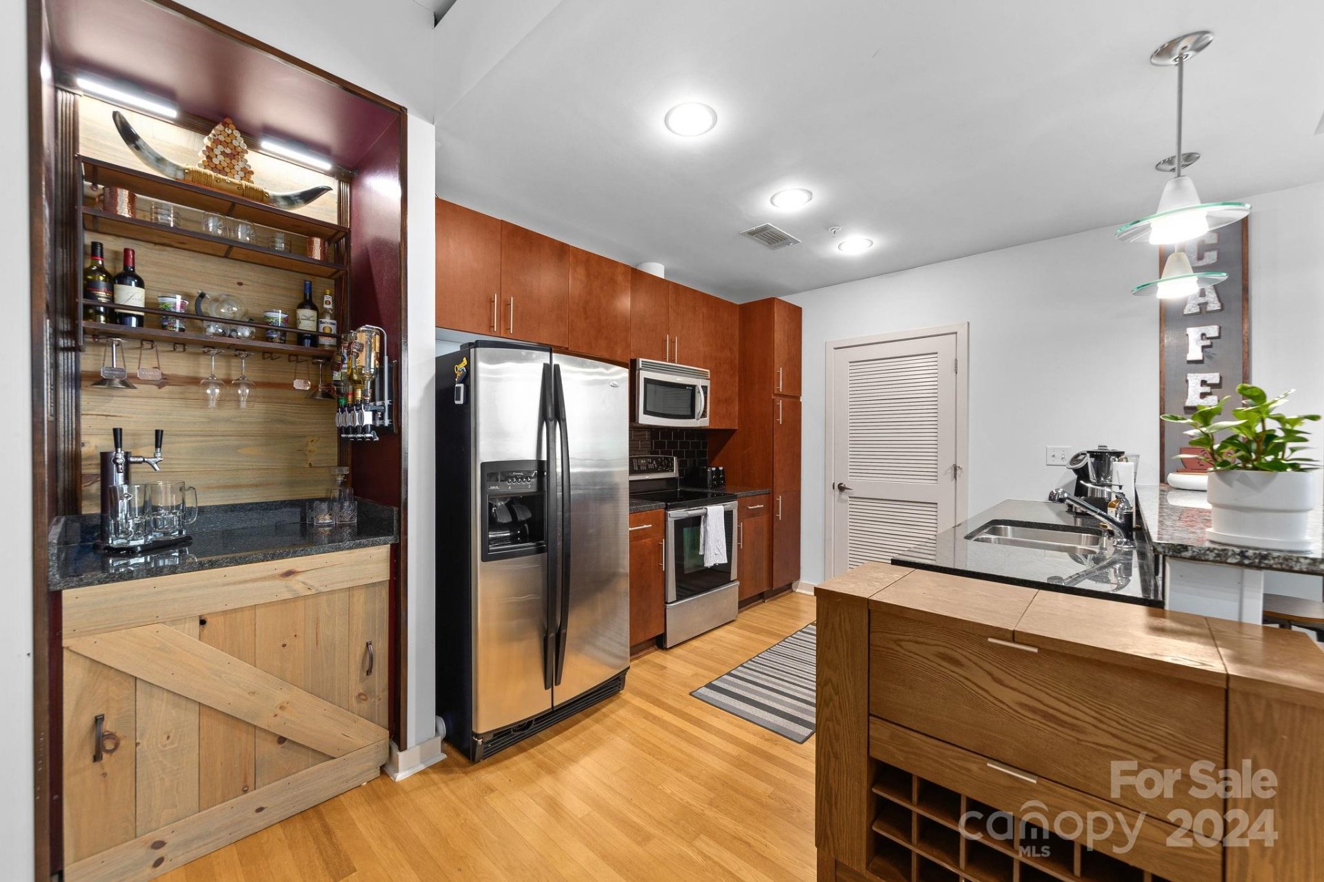 Property image 4 at 210 N Church Street, Charlotte, NC 28202