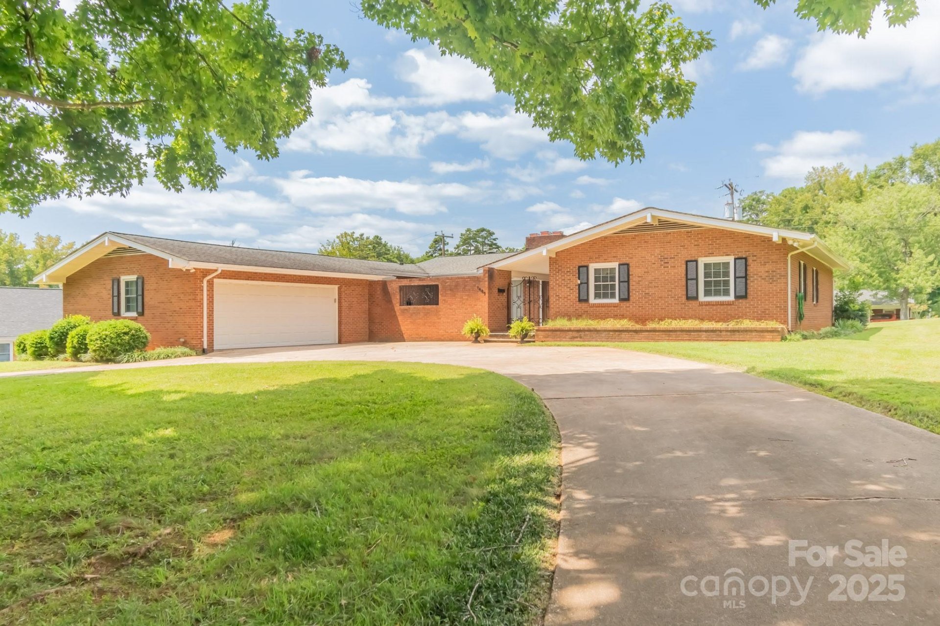 1405 Northcrest Drive