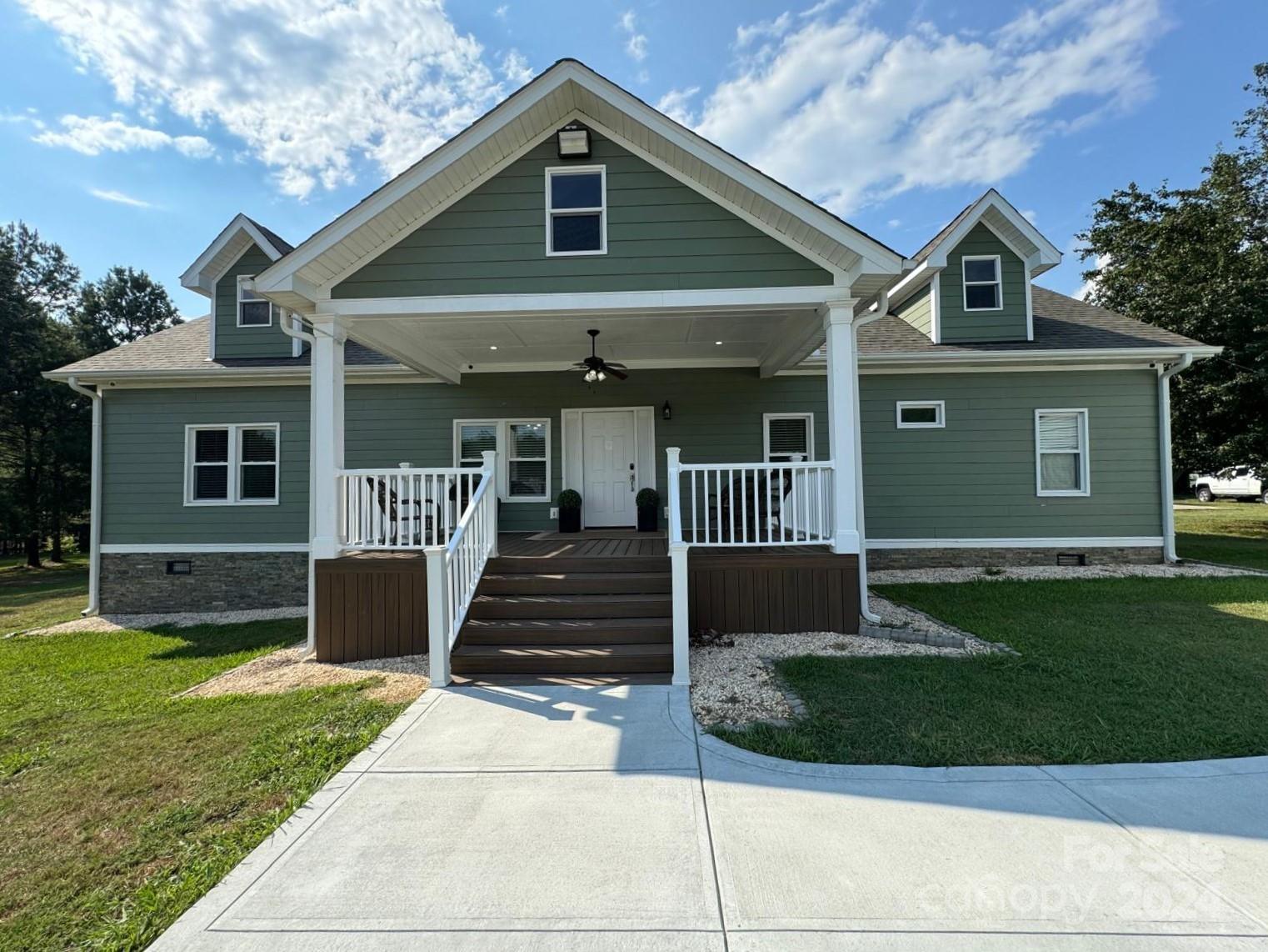 Property image 1 at 6220 Four Knights Lane, Clover, SC 29710