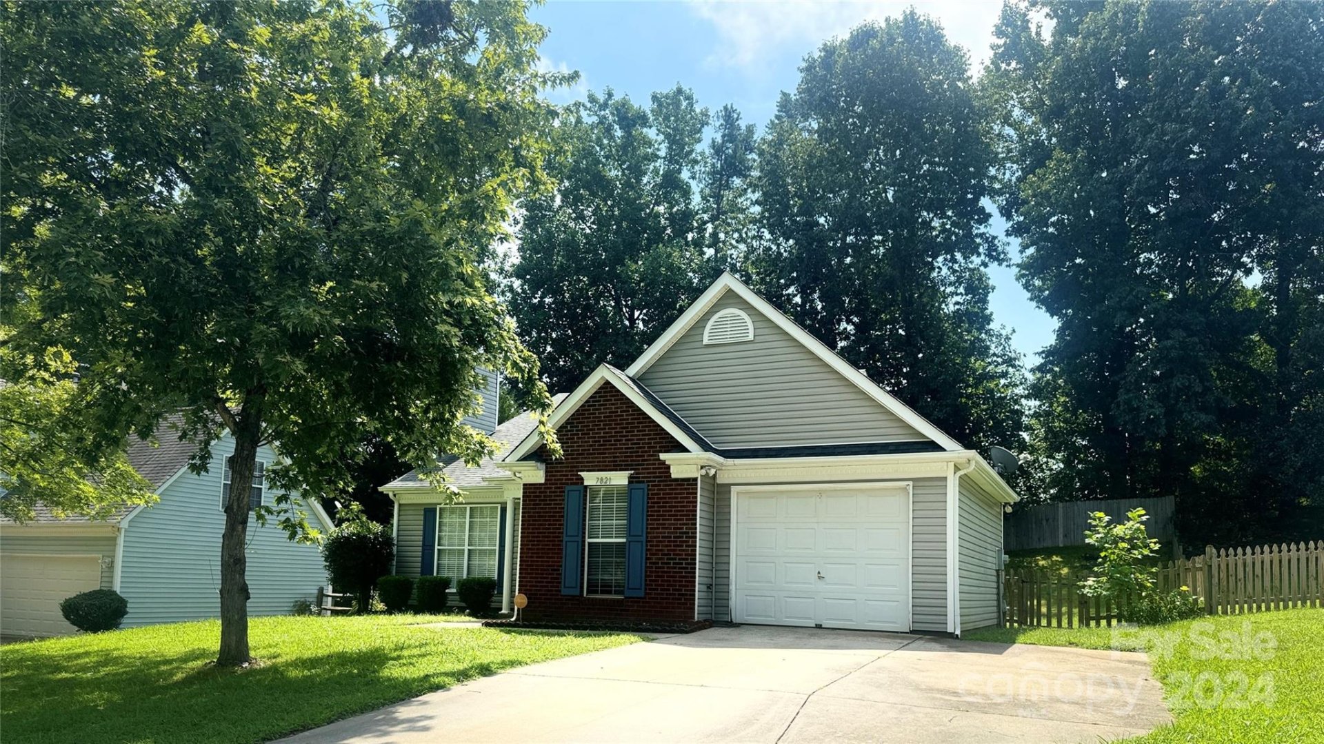 Property image 1 at 7821 Ambleside Drive, Charlotte, NC 28216