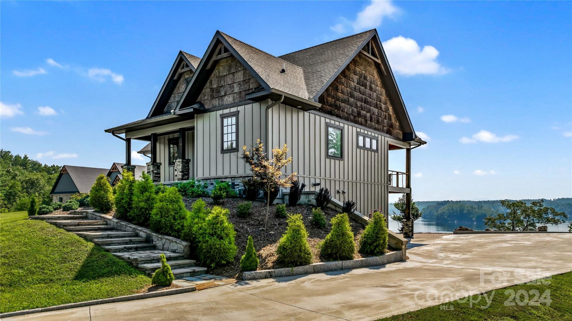 452 Lake Crest Drive