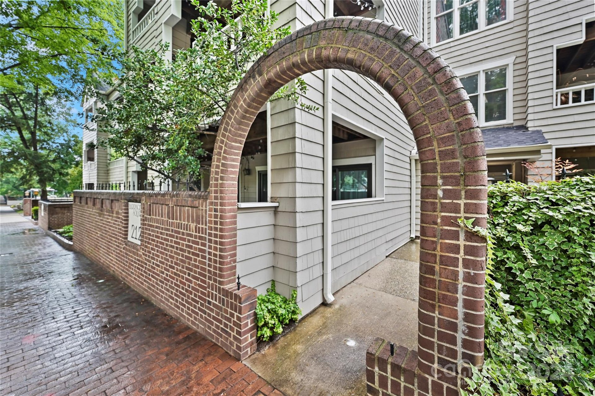 Property image 2 at 212 W 10th Street, Charlotte, NC 28202