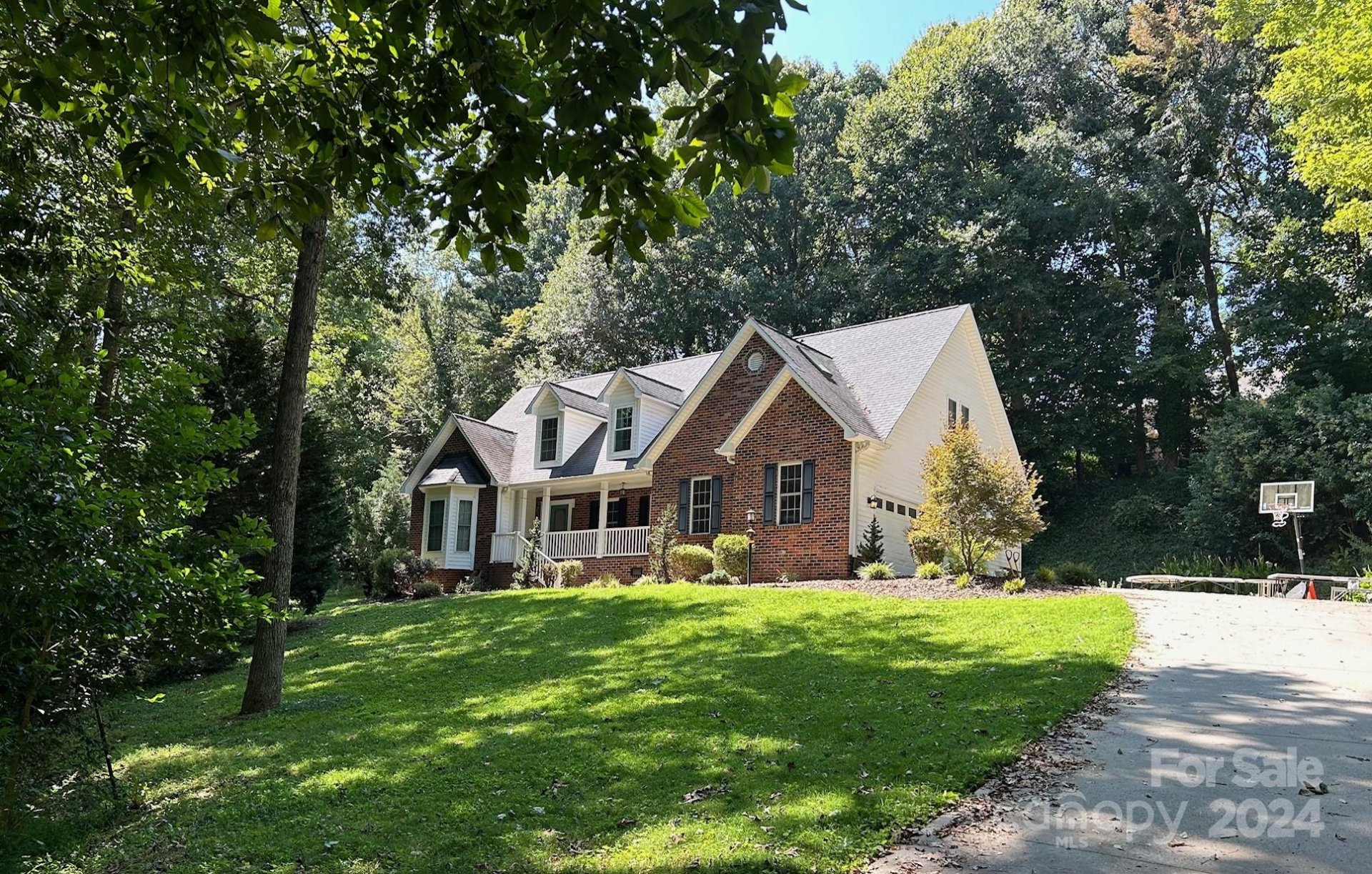 Property image 2 at 926 Courtney Court, Concord, NC 28025