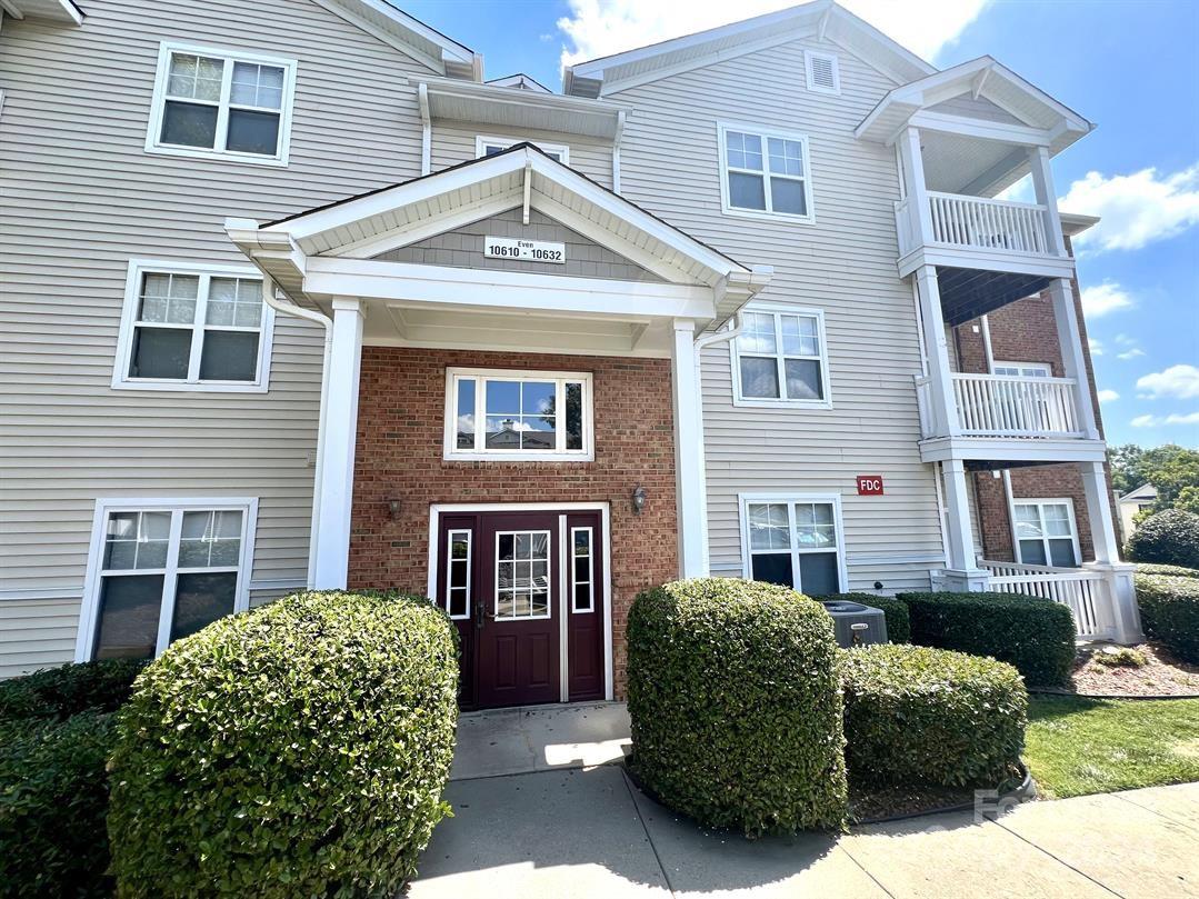 Property image 1 at 10618 Hill Point Court, Charlotte, NC 28262