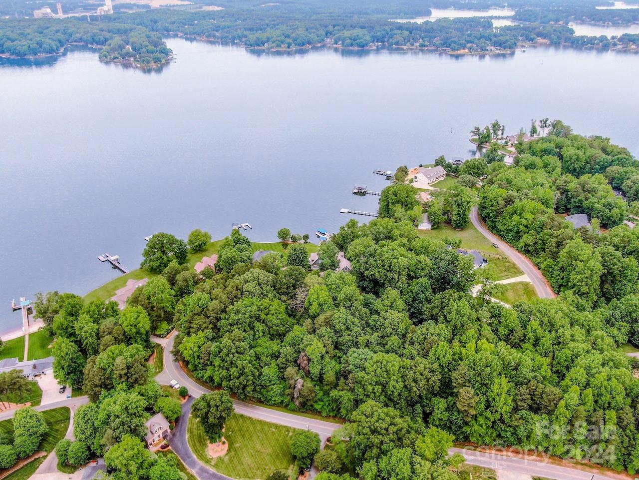 423 Lakeview Shores Loop