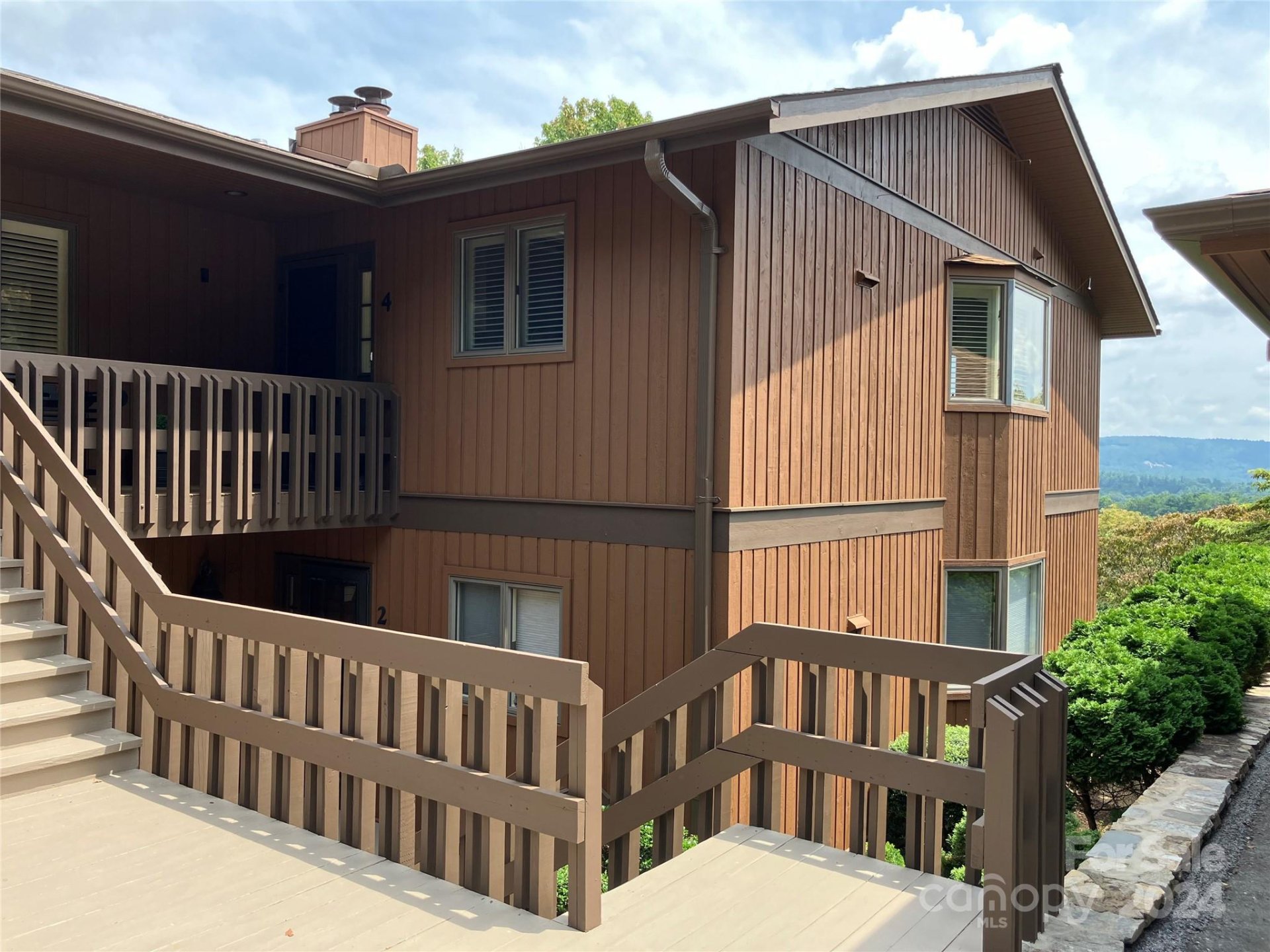 Property image 1 at 135 Bent Tree Drive, Hendersonville, NC 28739