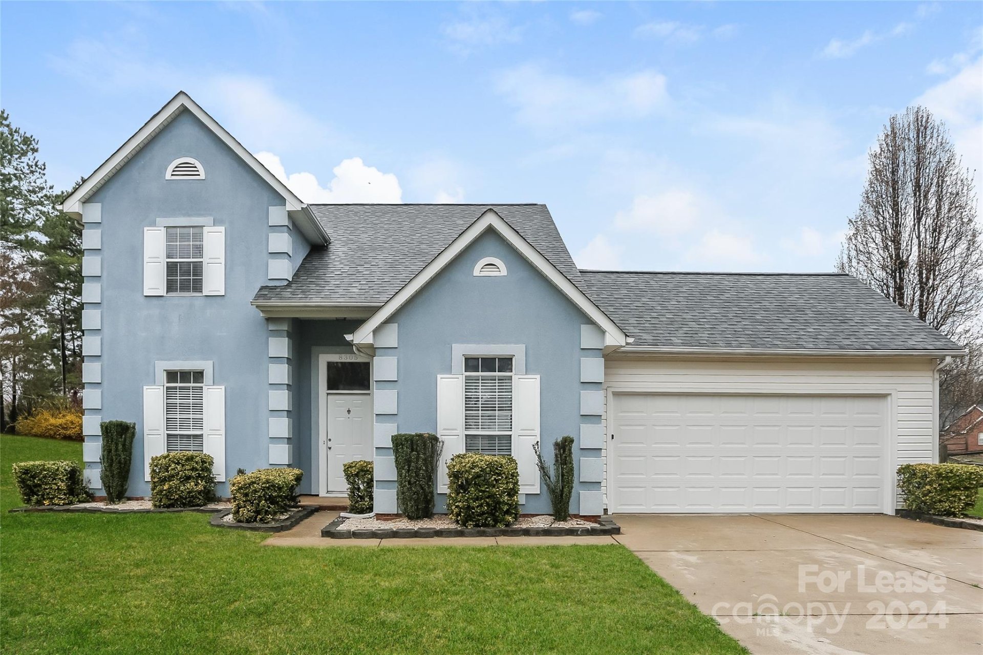 Property image 1 at 8305 Woodford Bridge Drive, Charlotte, NC 28216