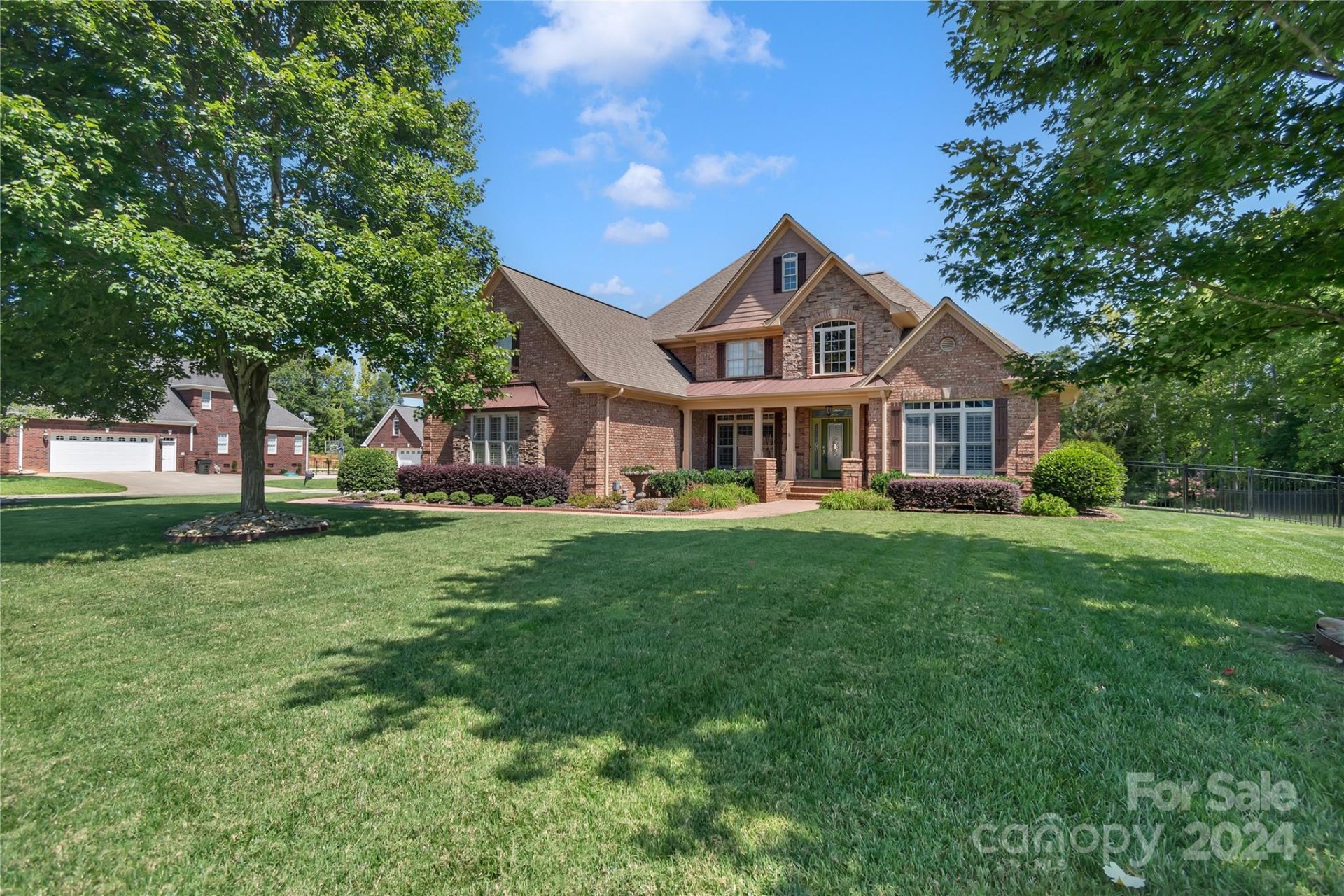 Hall Crossing, Kings Mountain Community