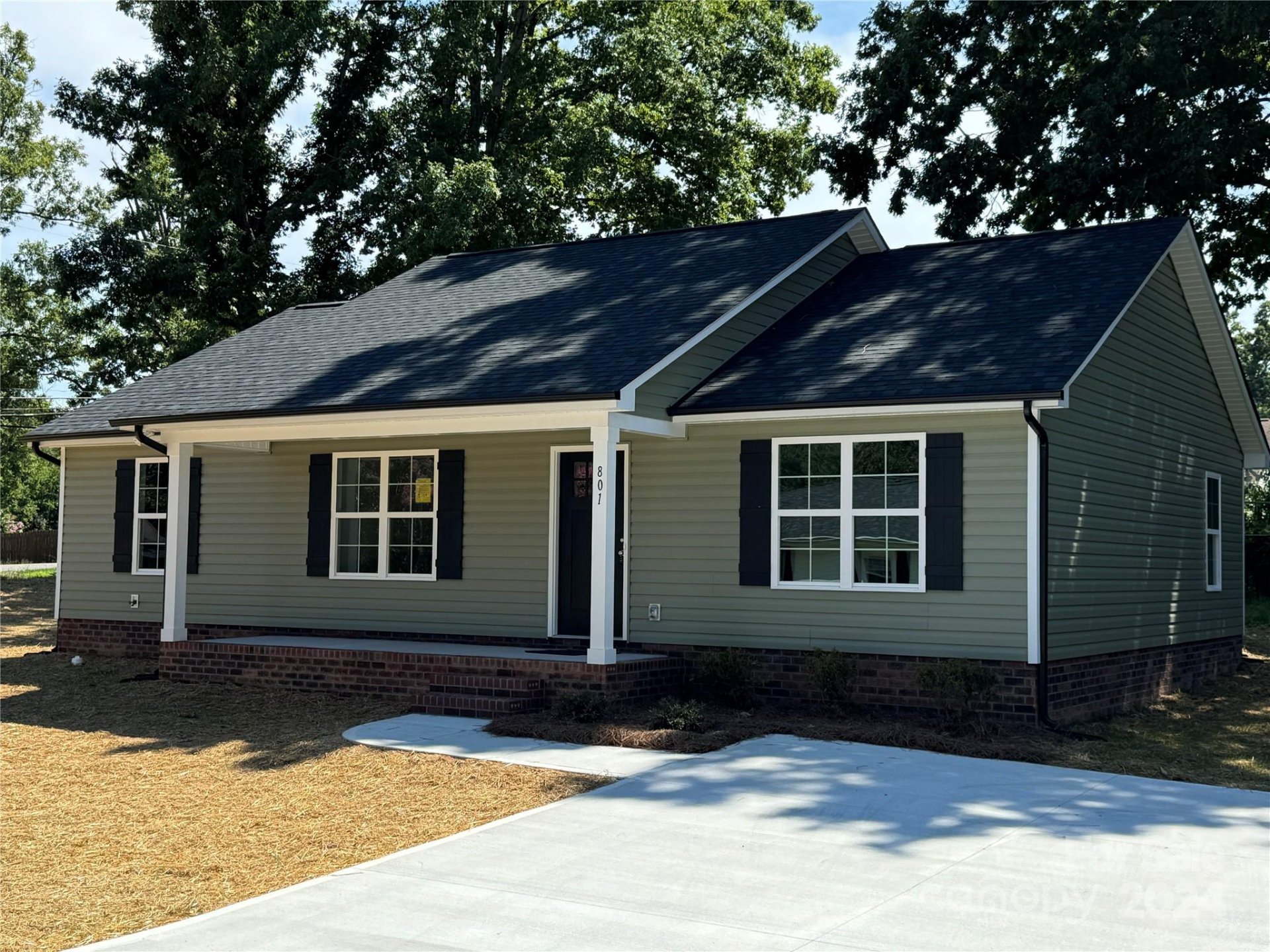 Property image 1 at 801 Maplewood Avenue, Kannapolis, NC 28081