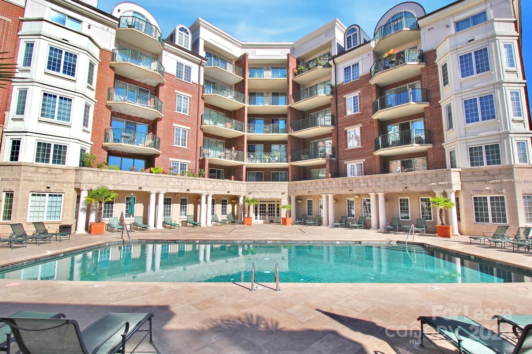 Property image 1 at 300 W 5th Street, Charlotte, NC 28202