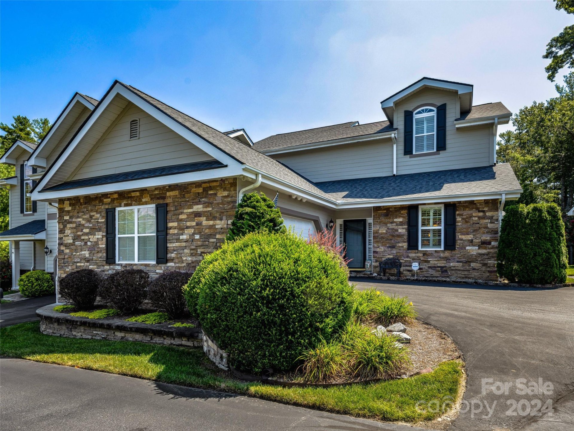 Property image 1 at 43 Towne Place Drive, Hendersonville, NC 28792