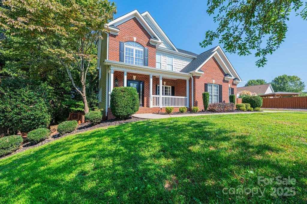 Property image 2 at 2594 Knoll Ridge Court, Hickory, NC 28602