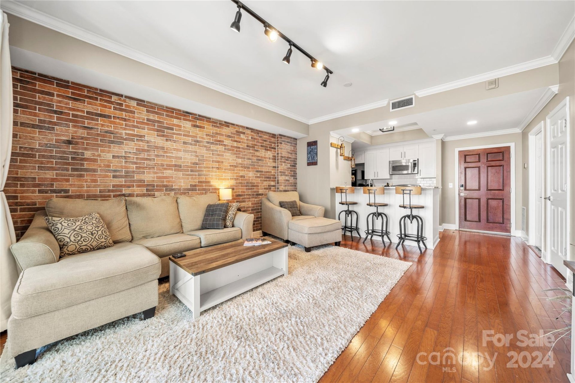 Property image 1 at 300 W 5th Street, Charlotte, NC 28202