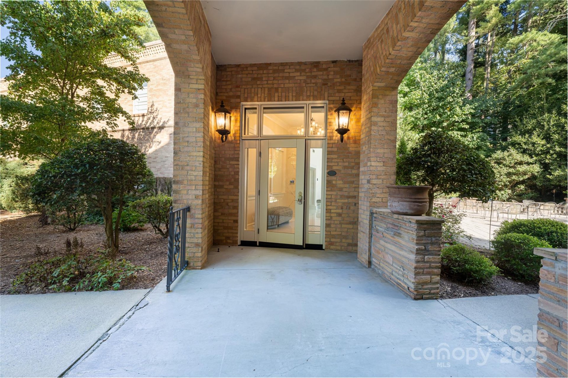 Property image 2 at 6 Village Lane, Asheville, NC 28803