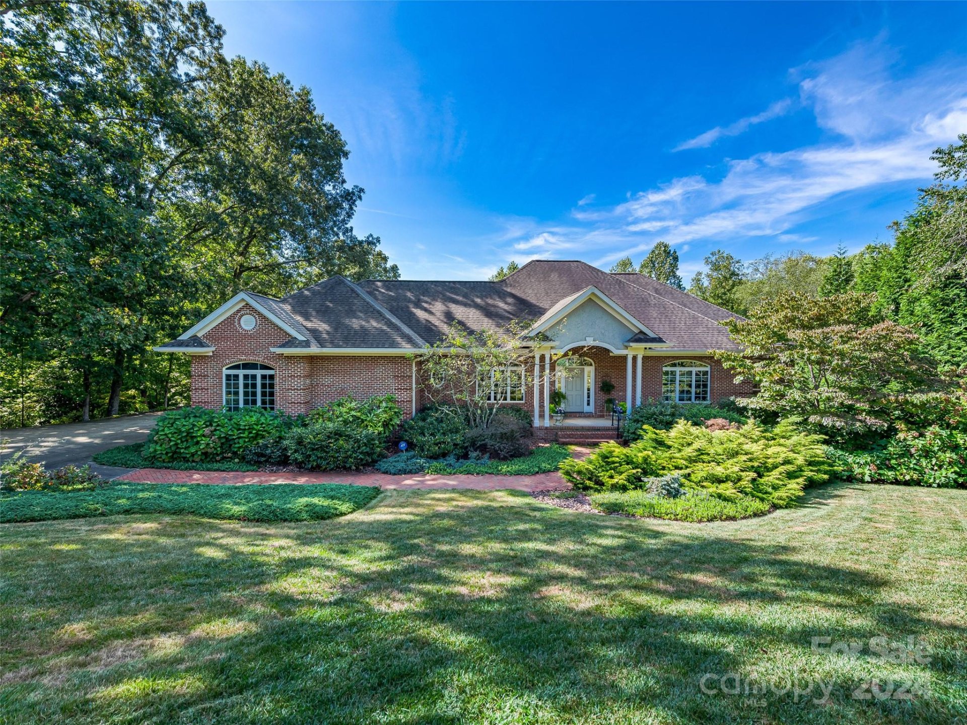 242 S Plains Drive