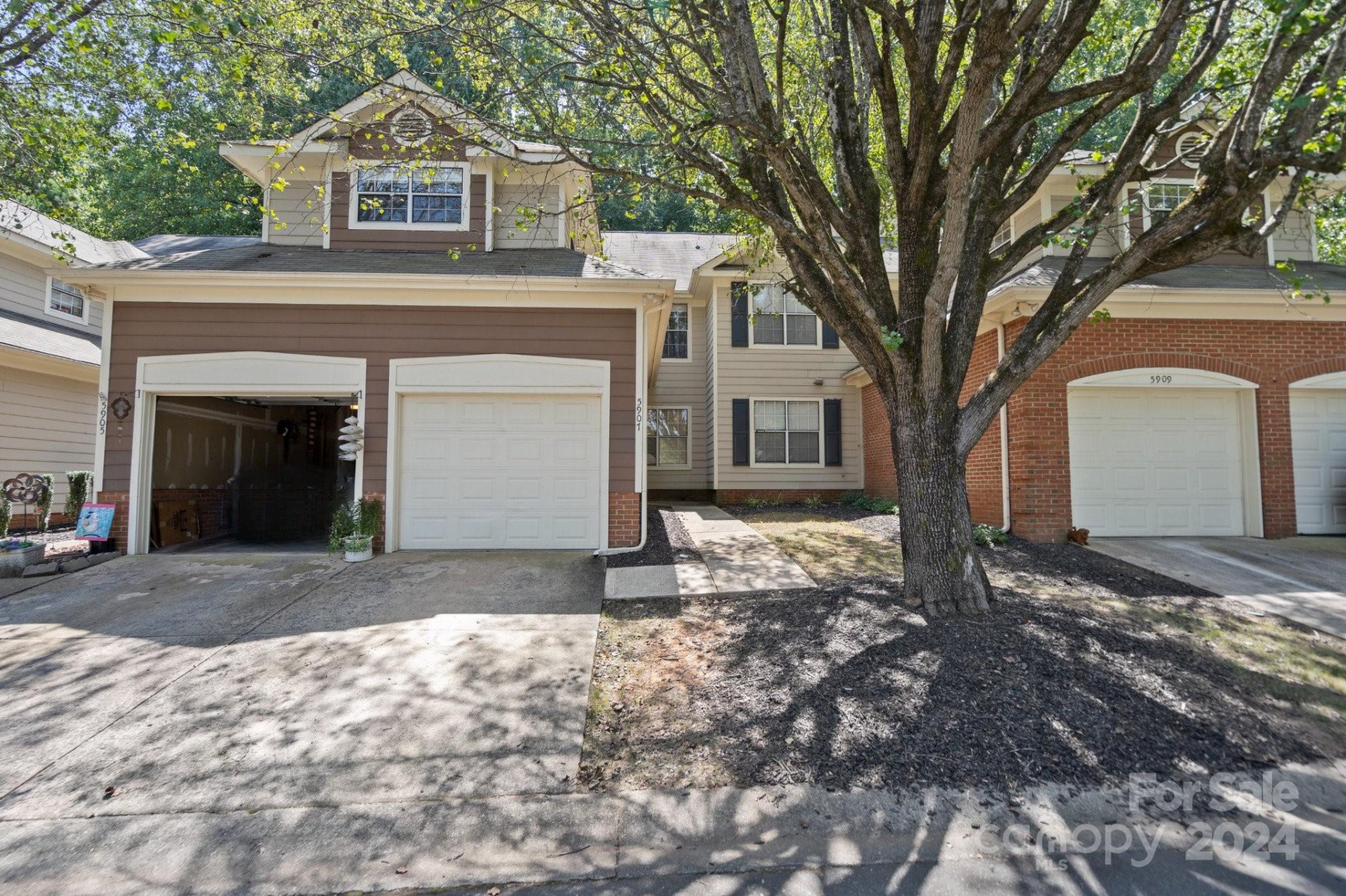 Property image 2 at 5907 Amity Springs Drive, Charlotte, NC 28212