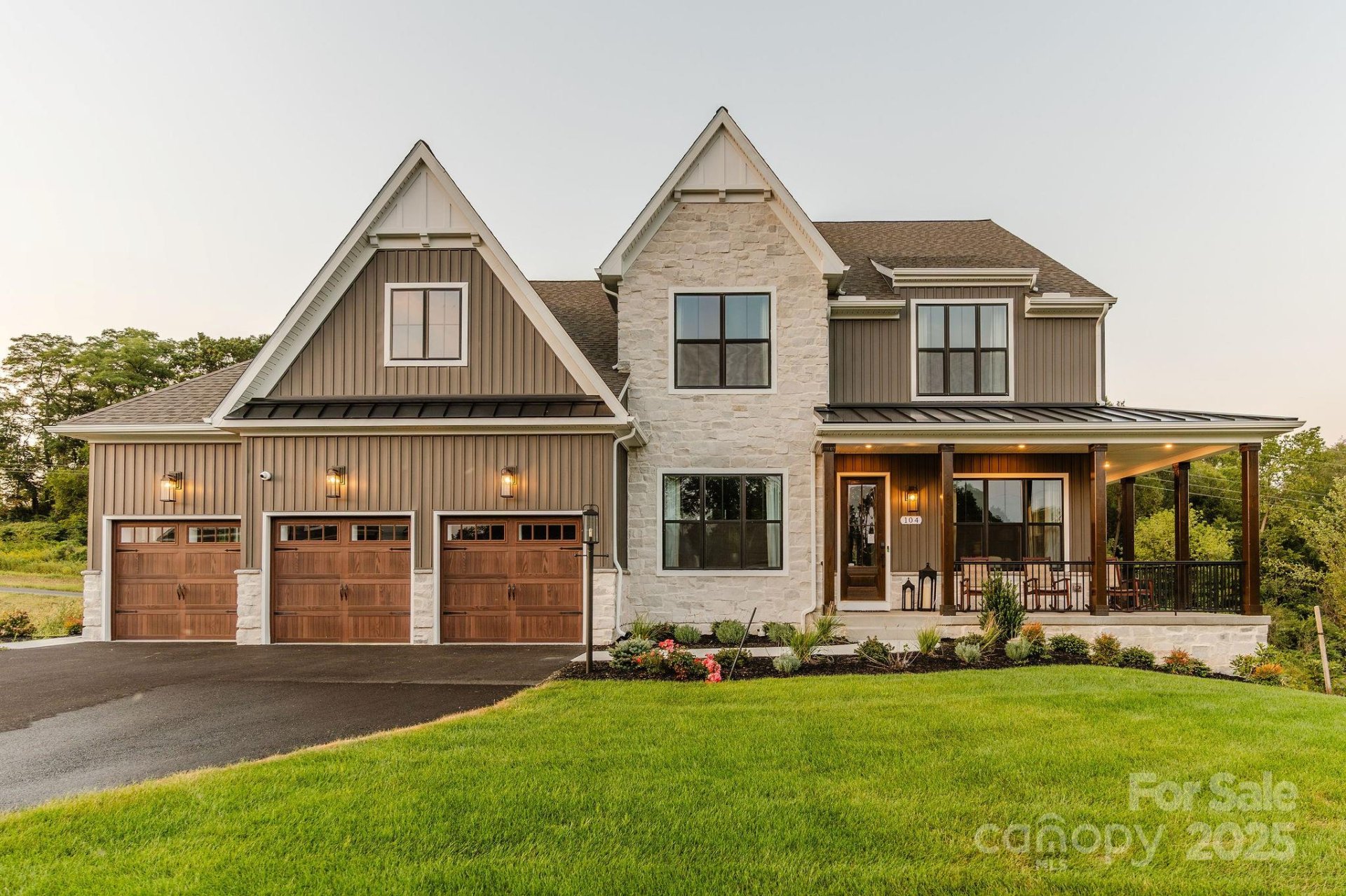 837 Lake Forest Drive