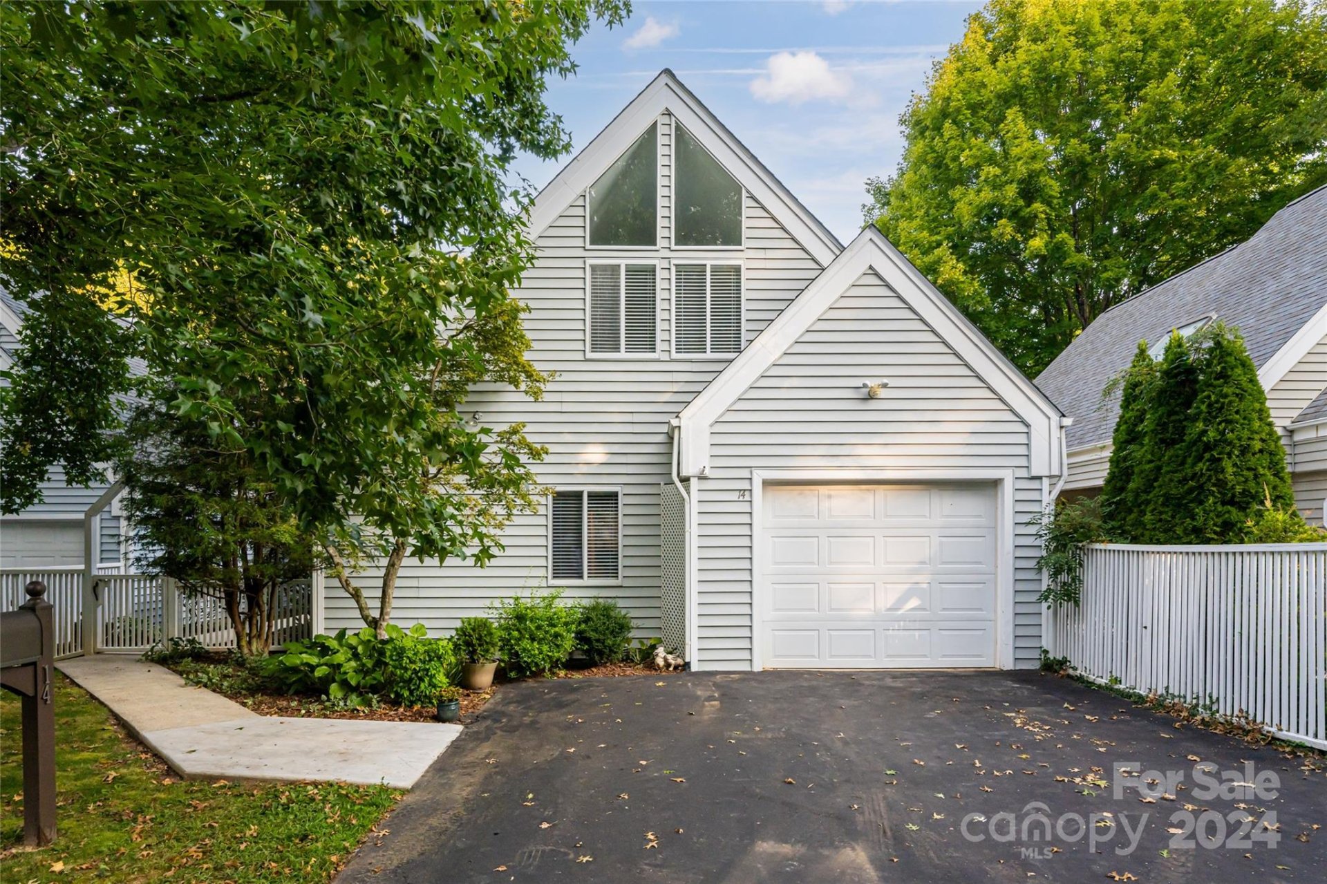 14 Stuart Circle