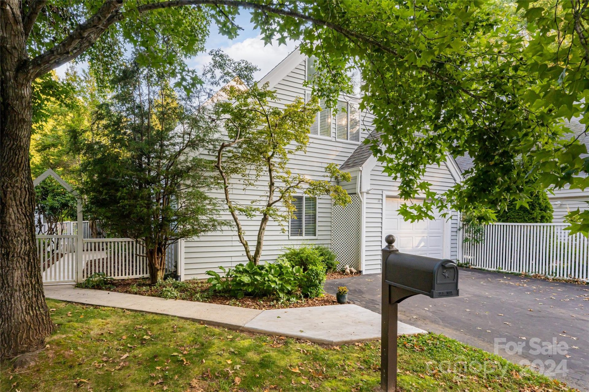 Property image 2 at 14 Stuart Circle, Asheville, NC 28804