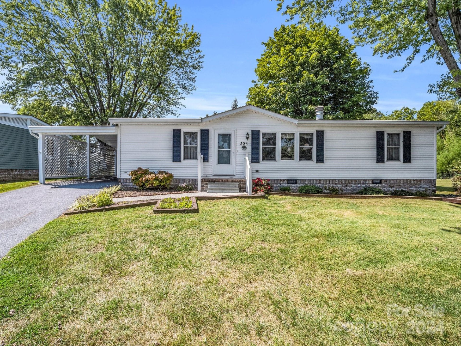 225 Cranbrook Circle