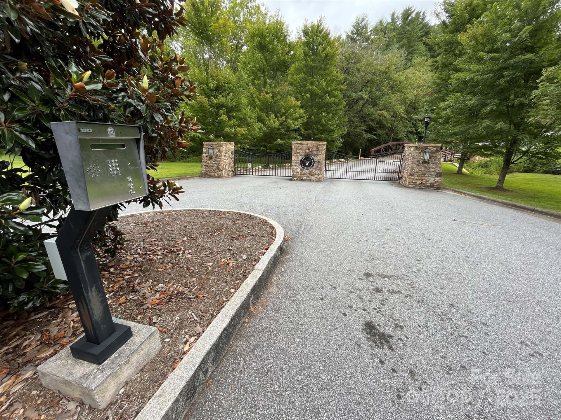 Property image 3 at 71 Crossings Circle, Fairview, NC 28730